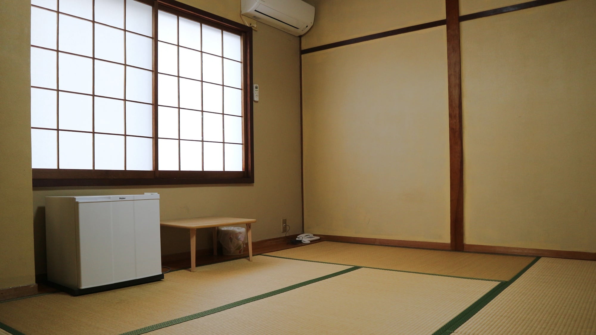 * [Example of guest room] Japanese-style room (equipped with WI-FI)