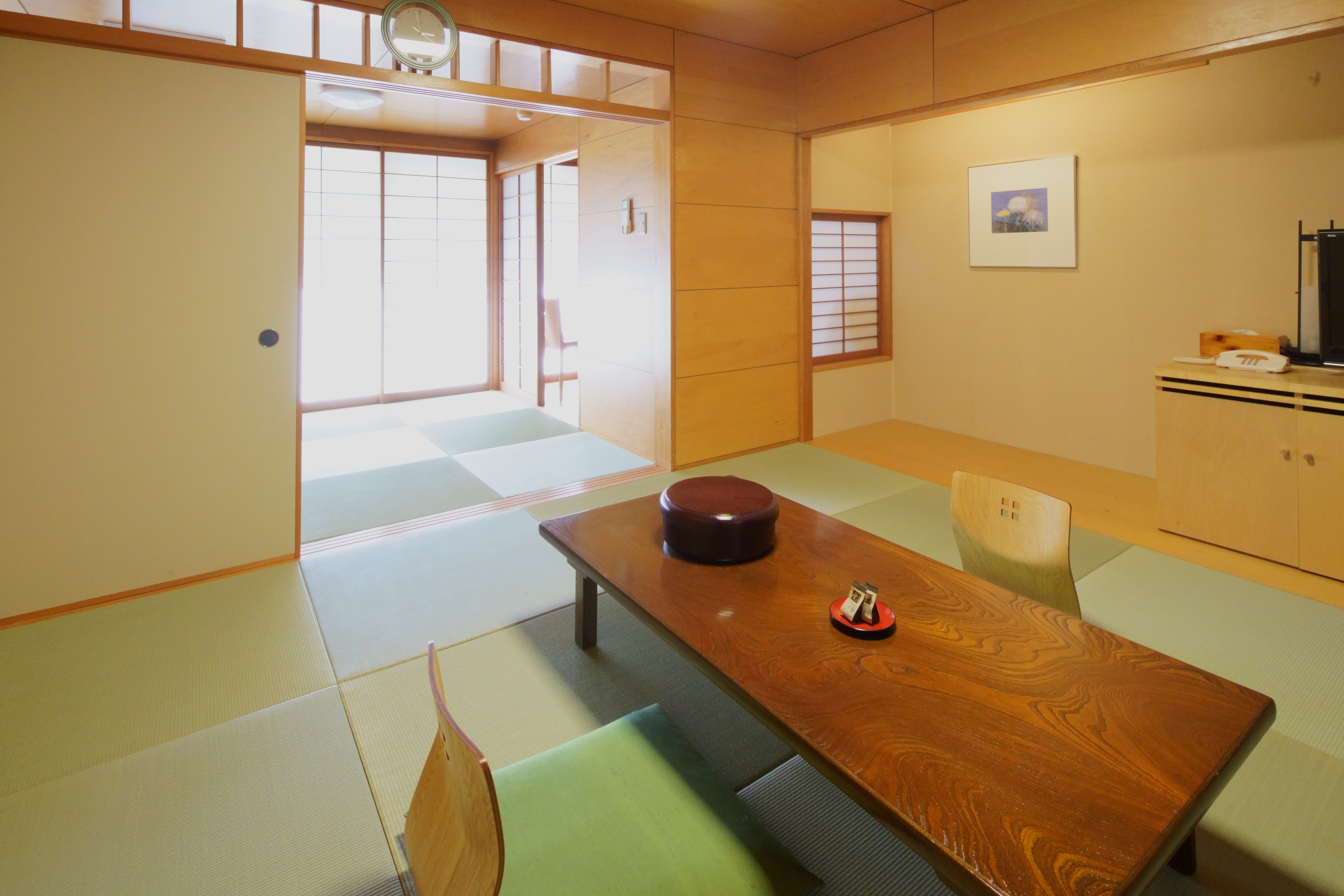 Japanese-style room C type (with bath and toilet) 8 tatami mats + 4.5 tatami mats (or 3 tatami mats) + wide rim