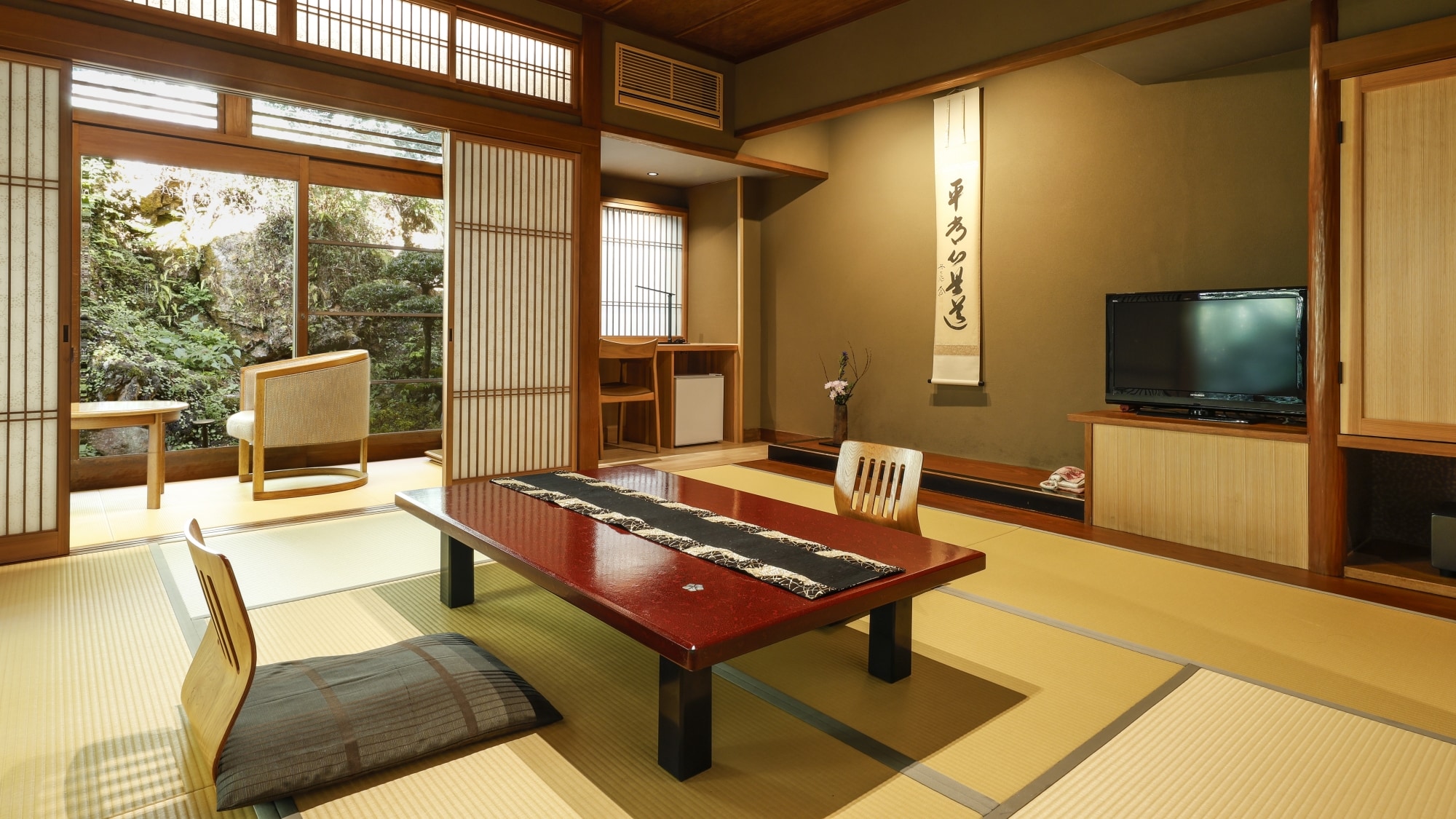 Special guest room with semi-open-air bath (Room 121)