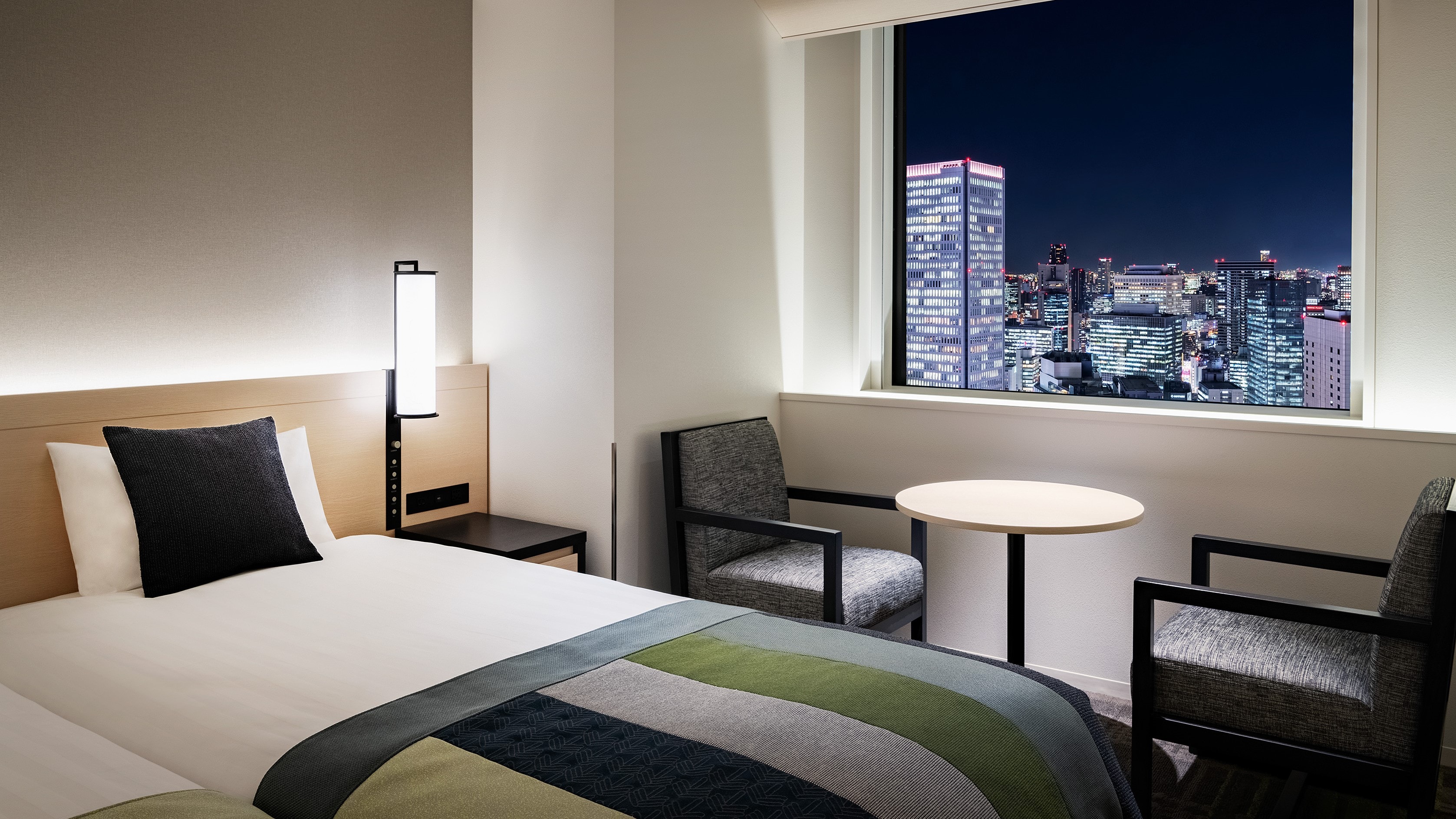 Night view from the guest room on the south side (image on the JR "Osaka Station" side)