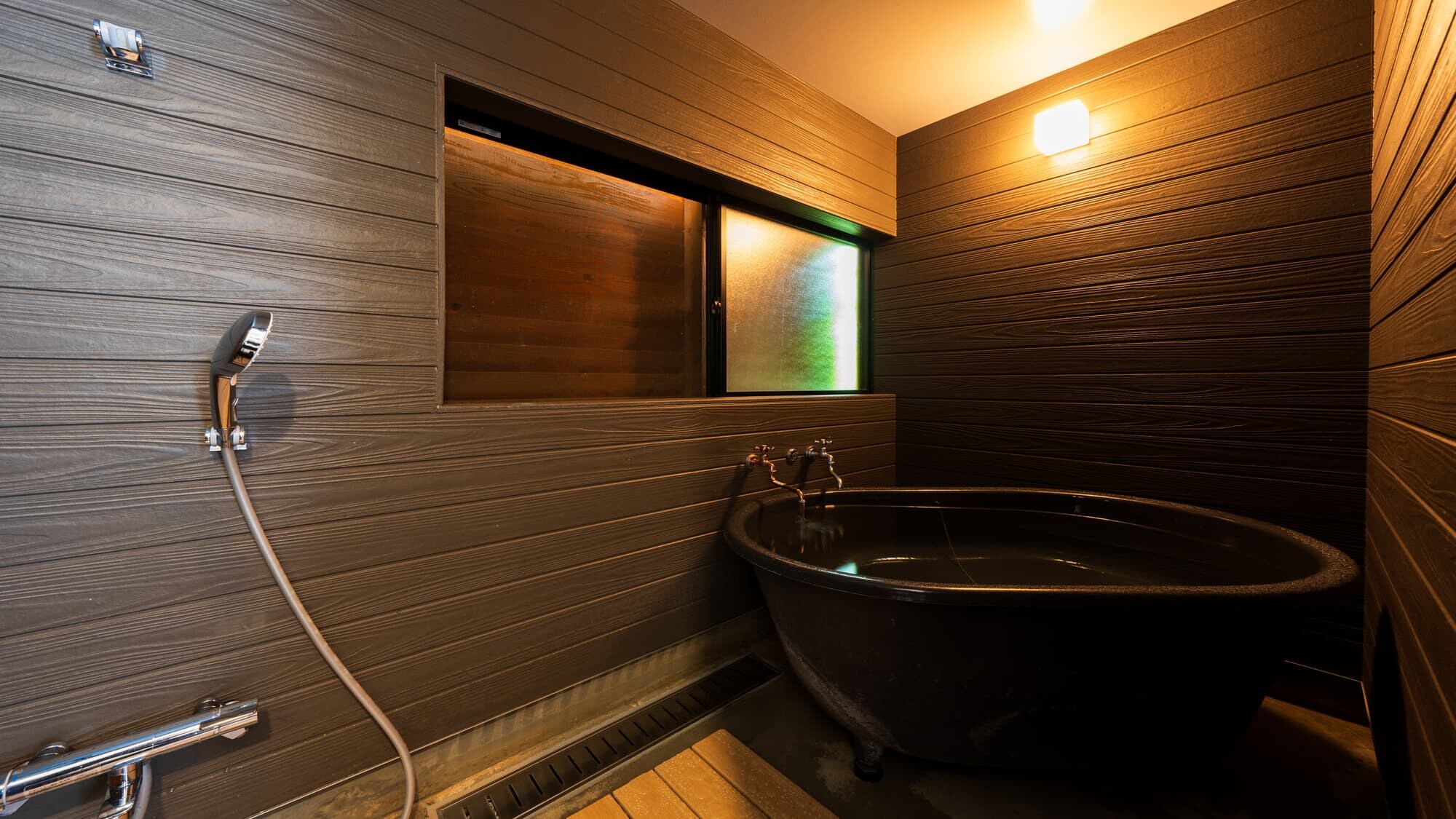 ＜MINATO＞ Indoor bath