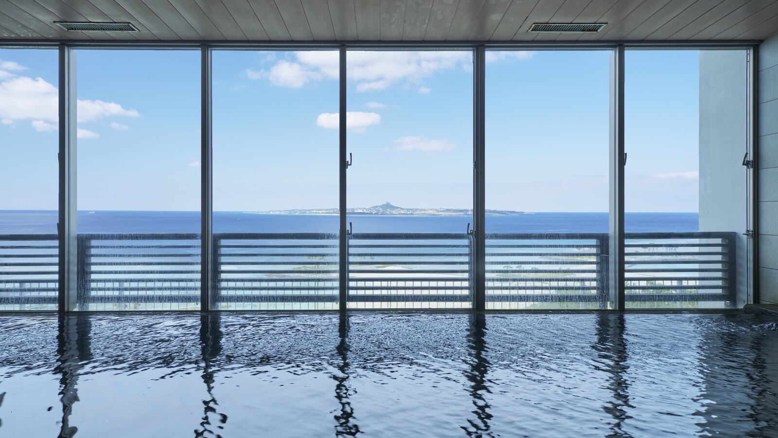 [Jurassic Hot Springs: Churaumi no Yu Hot Springs]