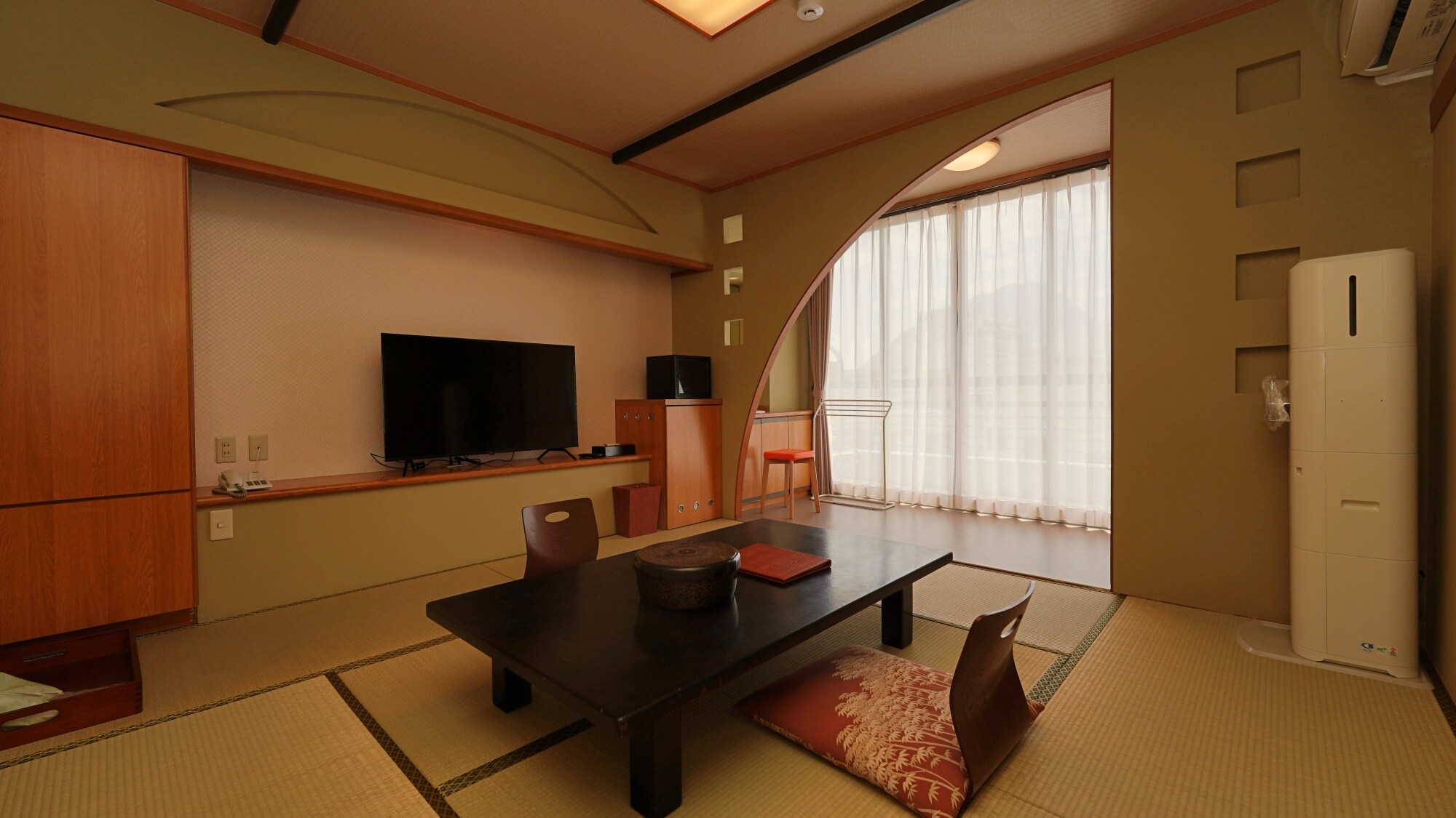 8-tatami Japanese-style room (with bathroom)