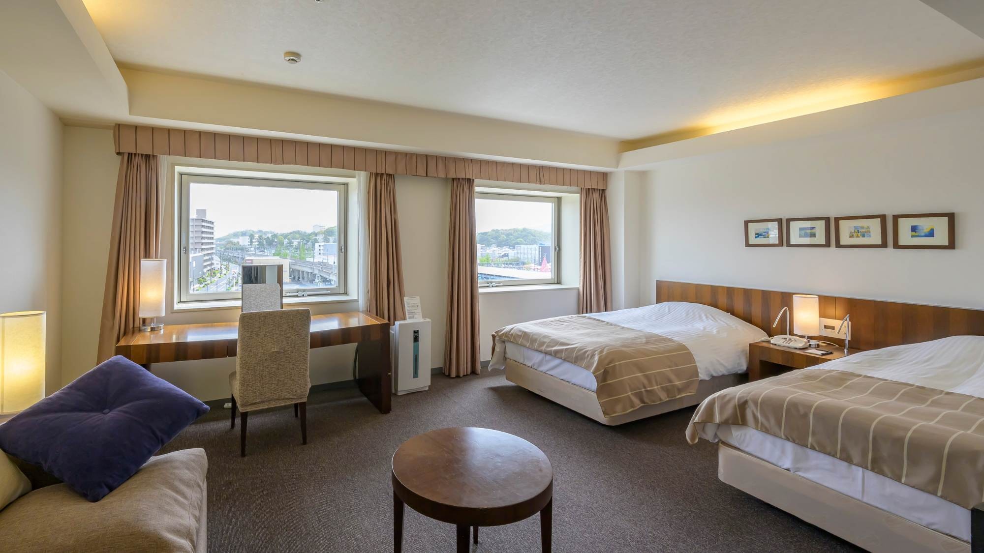 [Deluxe Twin] This is the highest grade room in our hotel. Perfect for couples or couples celebrating anniversaries!