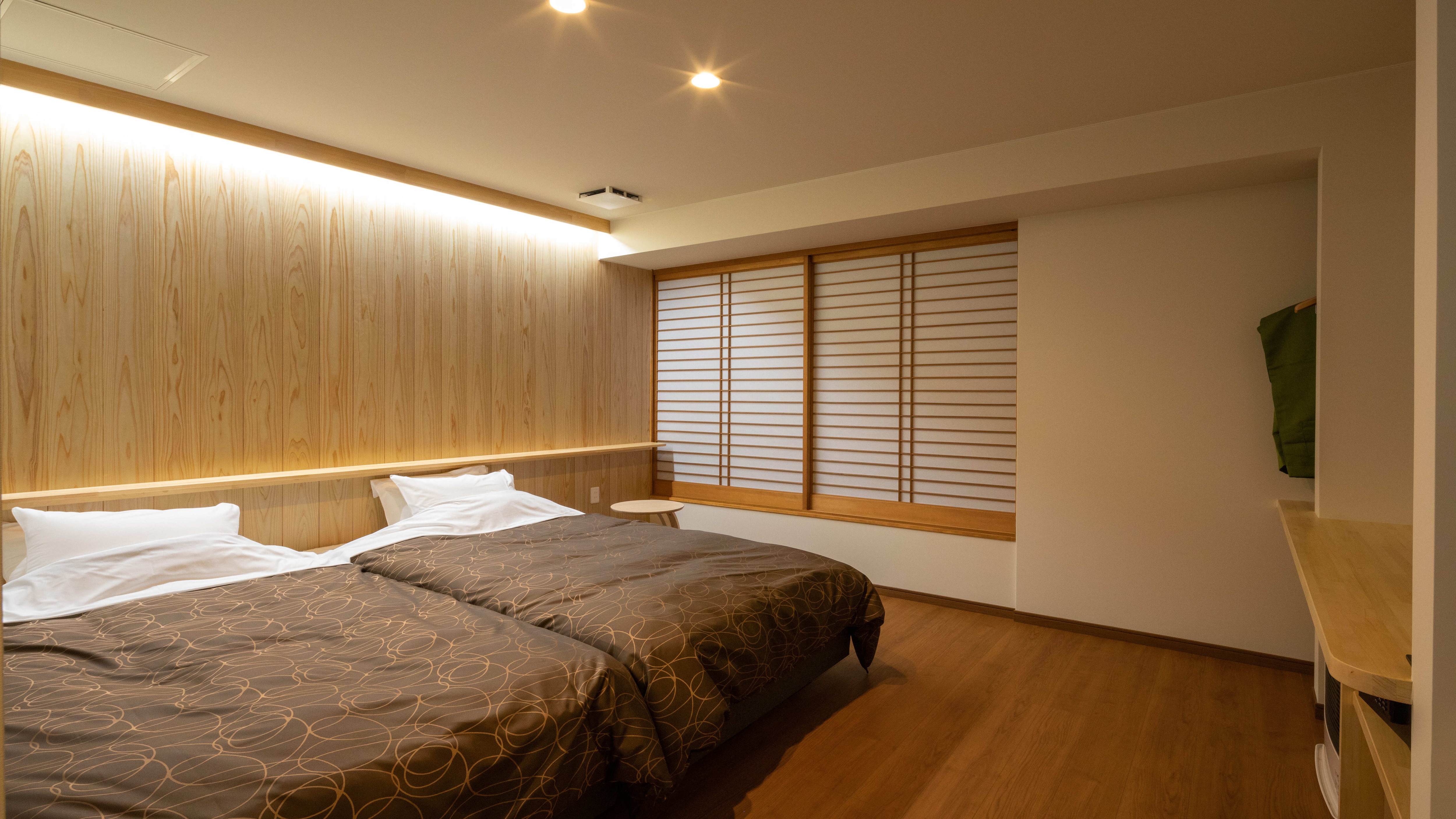 Standard Western-style twin room