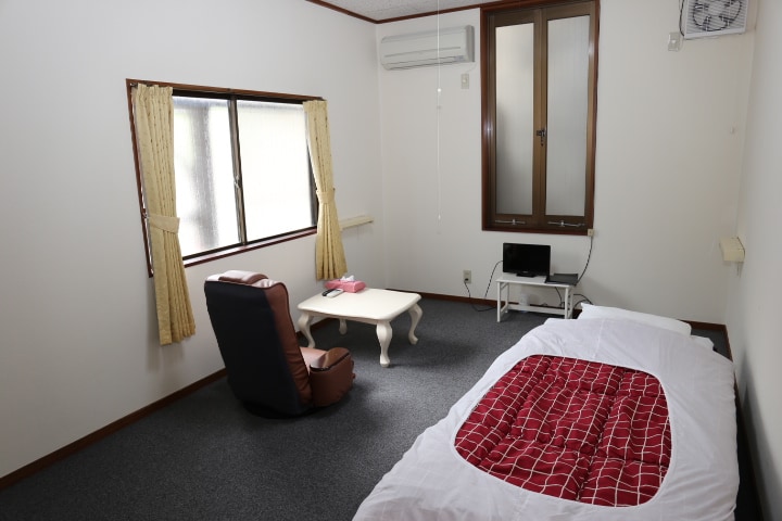 Wide Single Room