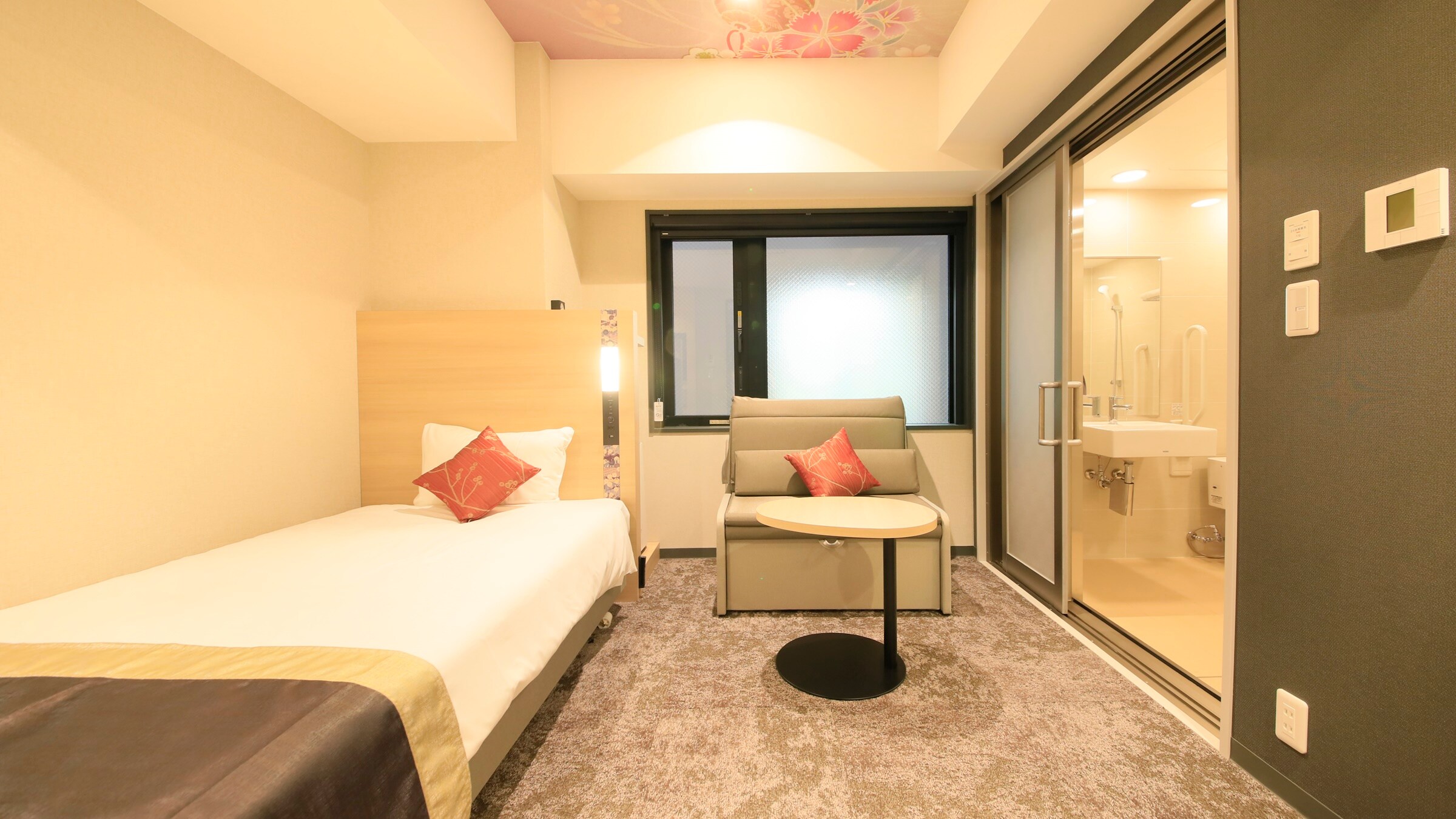 [Barrier-free room] This barrier-free room allows people with disabilities to stay with peace of mind.
