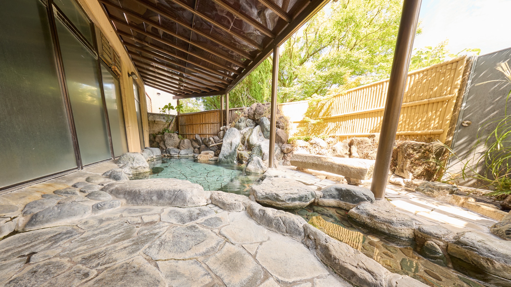 [Open-air bath/Men's bath]
