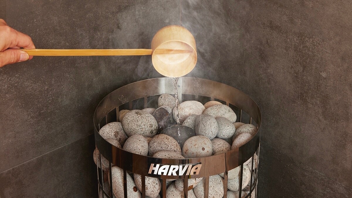 Sauna: Sử dụng bếp xông hơi Harvia có nhiệt độ cực cao. Cách cơ thể bạn ấm lên là khác nhau.