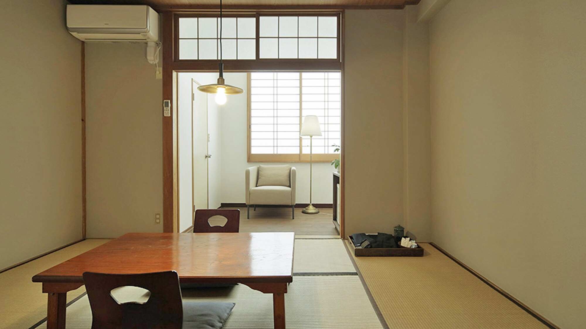 [6 tatami Japanese-style room] (with spacious veranda and toilet) A simple room for solo travelers or business travelers.