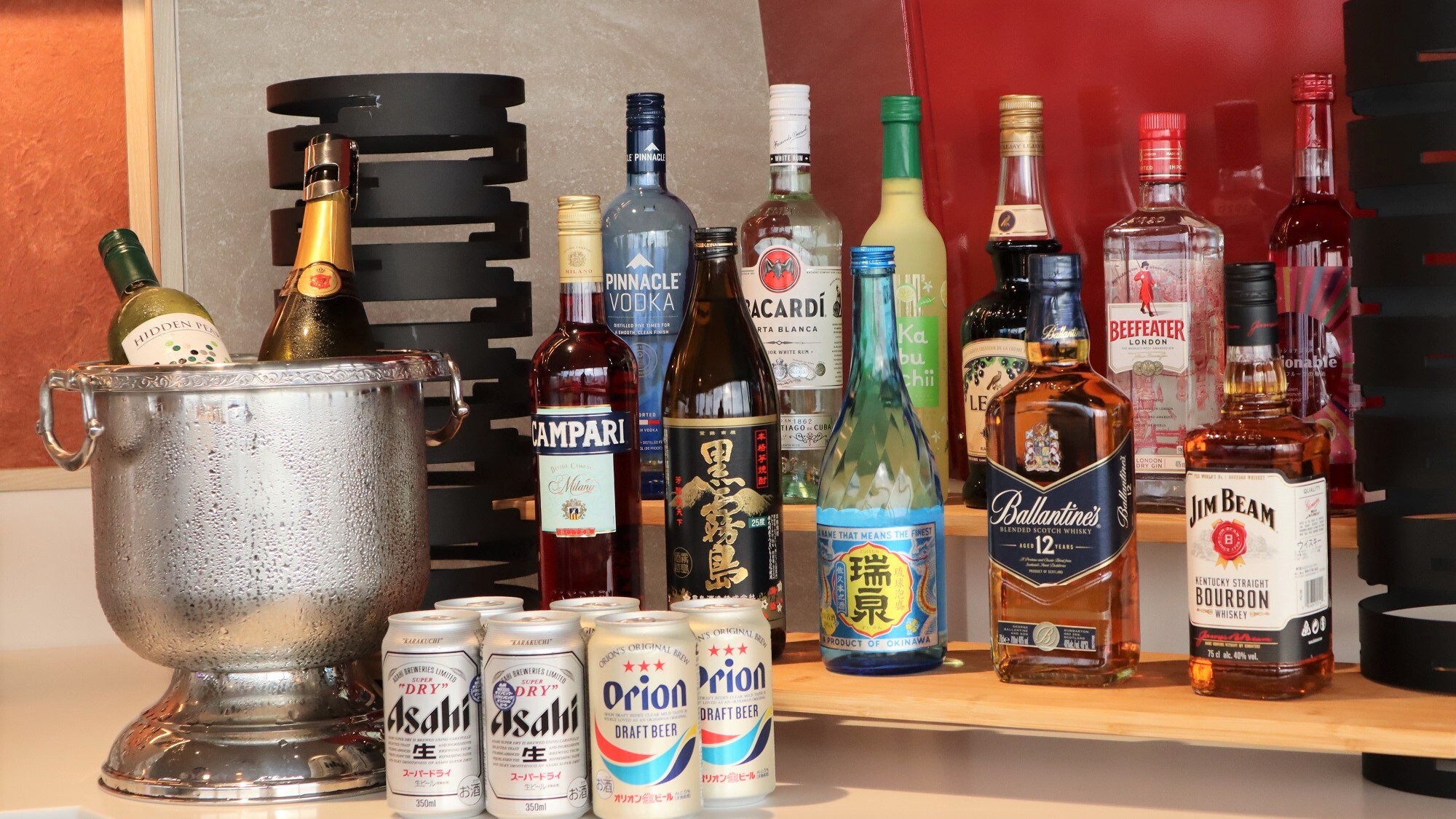 [Premier Lounge] You can spend a special time with the appetizer during cocktail time.