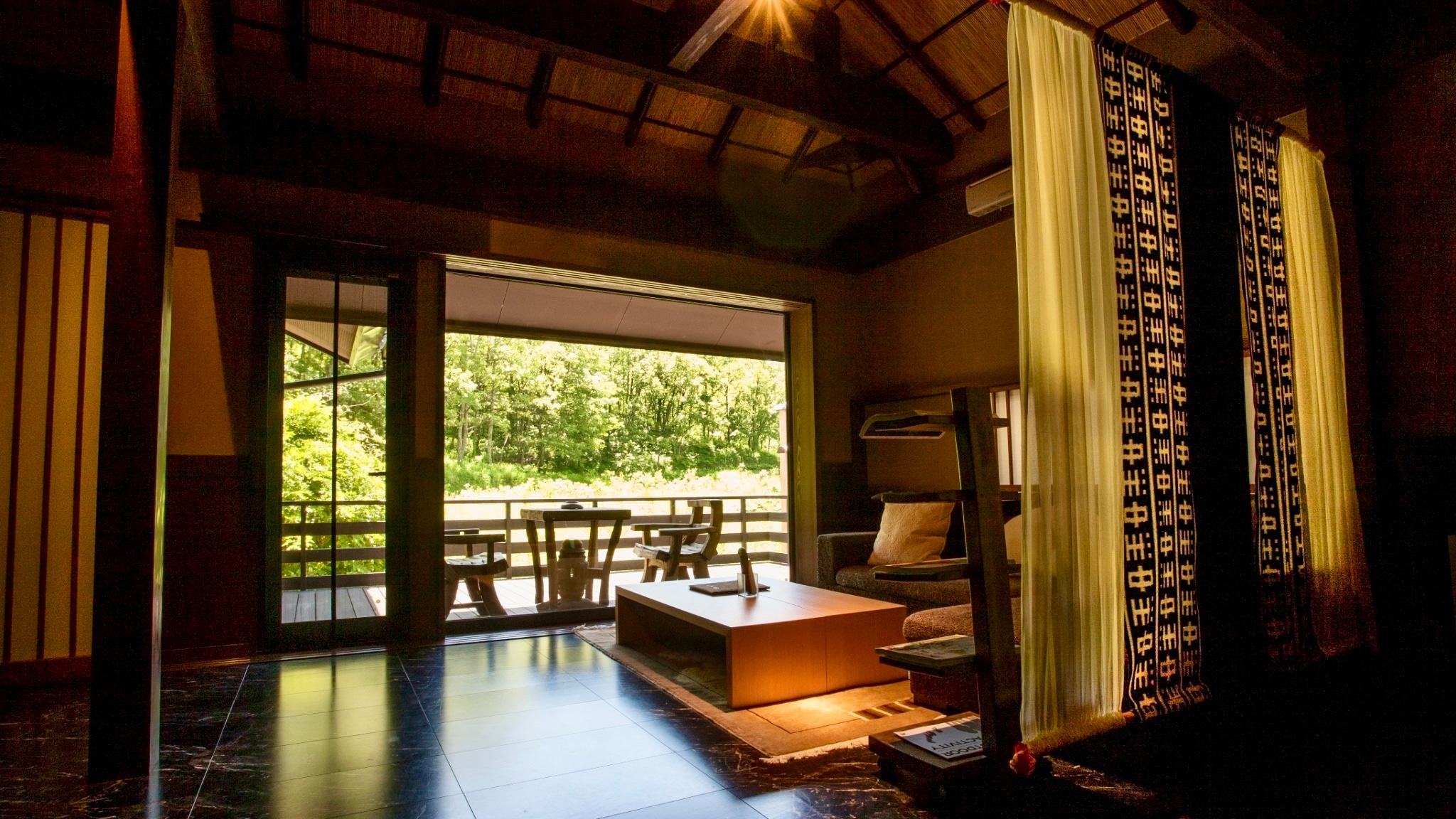 [Special Western-style twin room] With free-flowing hot spring water/semi-open-air bath - Nagaya Kaze Annex -