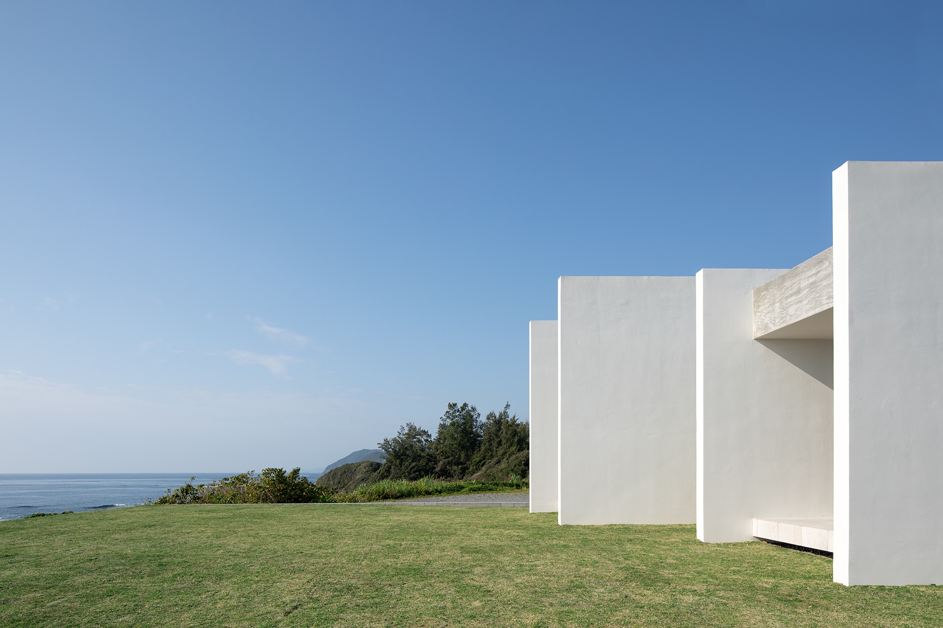 Exterior (2 horizontal)