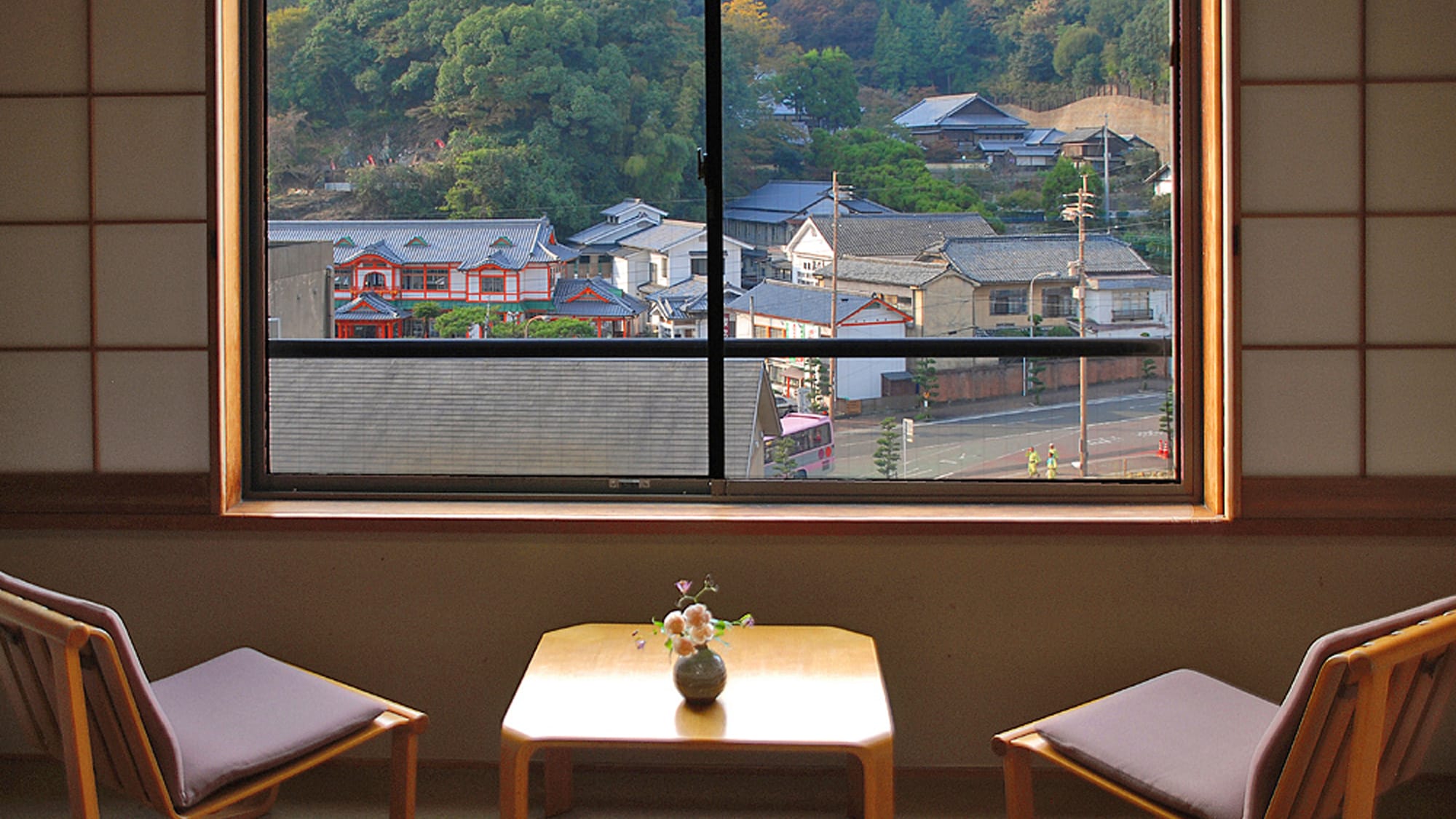 【표준 일본식 방】창으로부터의 전망