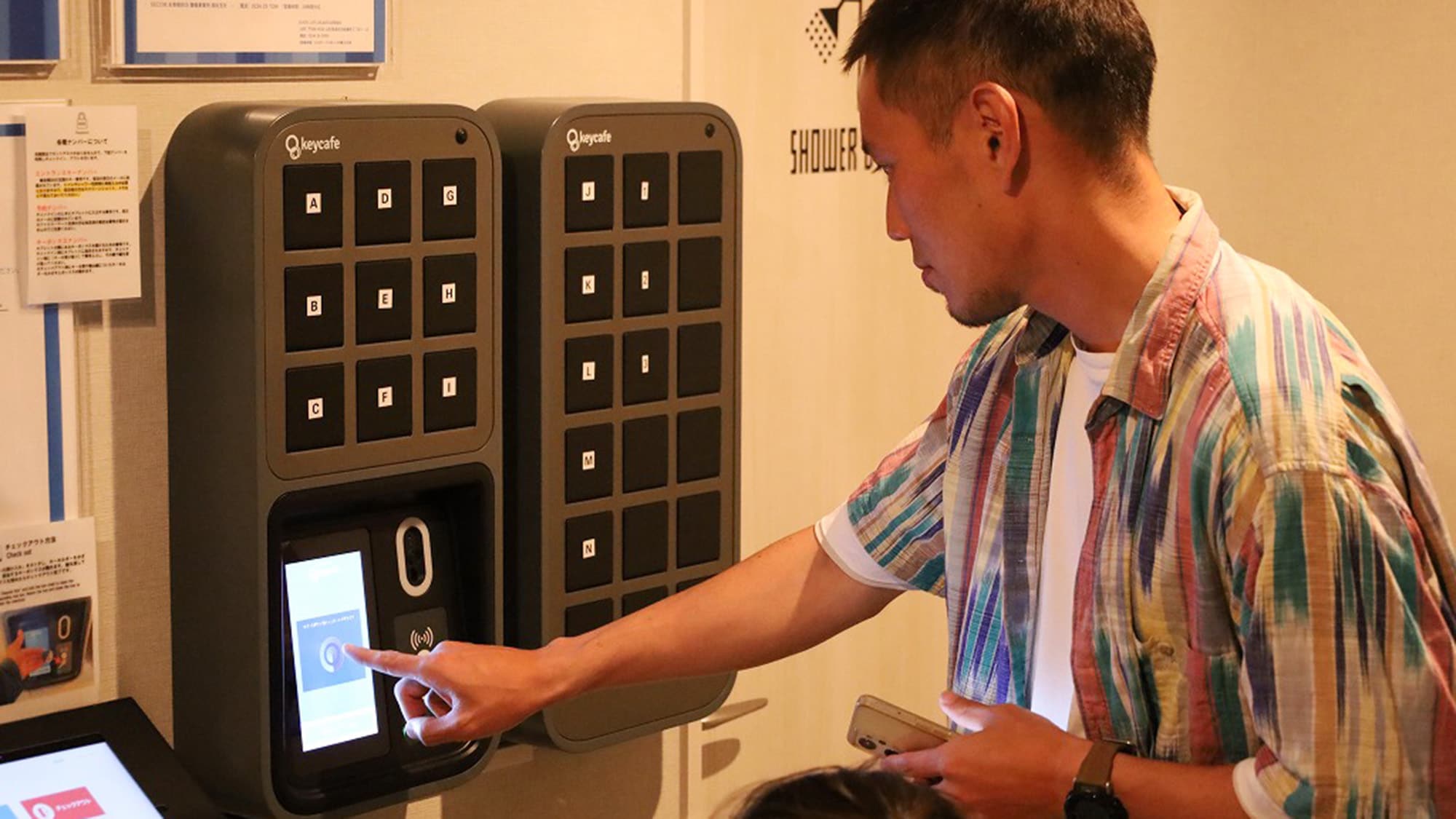 ・【Key box】This facility has an unmanned check-in system.
