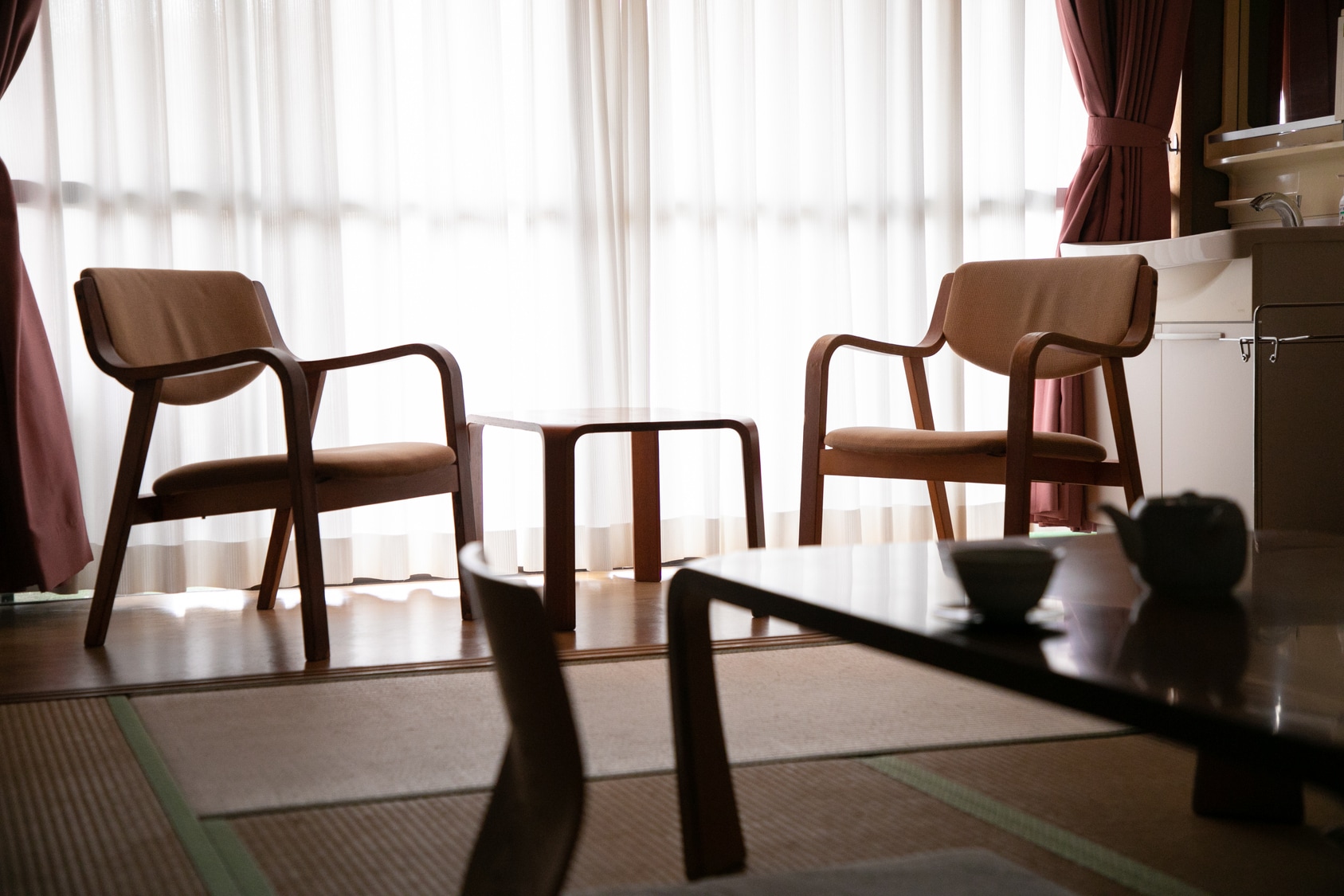 Japanese-style room: Perfect for business use. Enjoy the relaxing atmosphere of a traditional Japanese inn with tatami flooring.