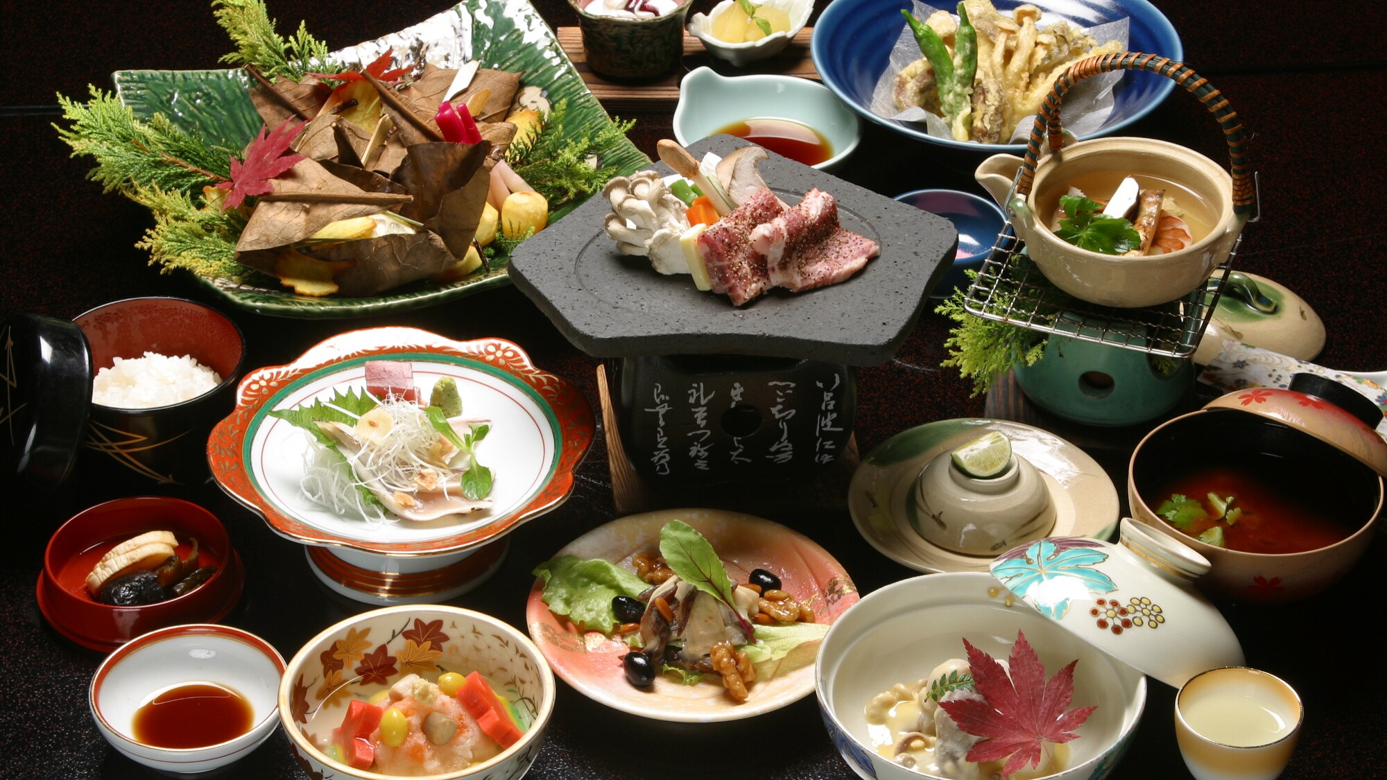 旬の食材を堪能する「季節の懐石料理」一例