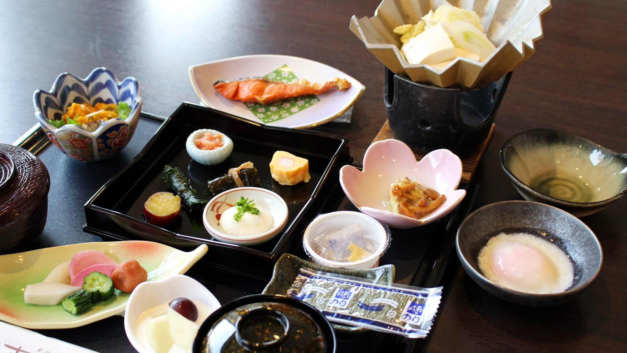 * [Breakfast example] The rice from our contracted farmers, who have won the Best Farmers Award, is very popular for its delicious taste!