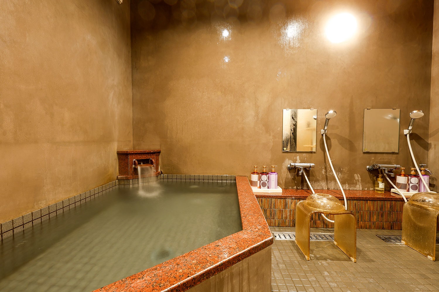 ห้องอาบน้ำส่วนตัวฮานายามะ/ห้องอาบน้ำที่จำลองแบบมาจากถ้ำเก็นบูโดซึ่งมีทัศนียภาพสวยงาม