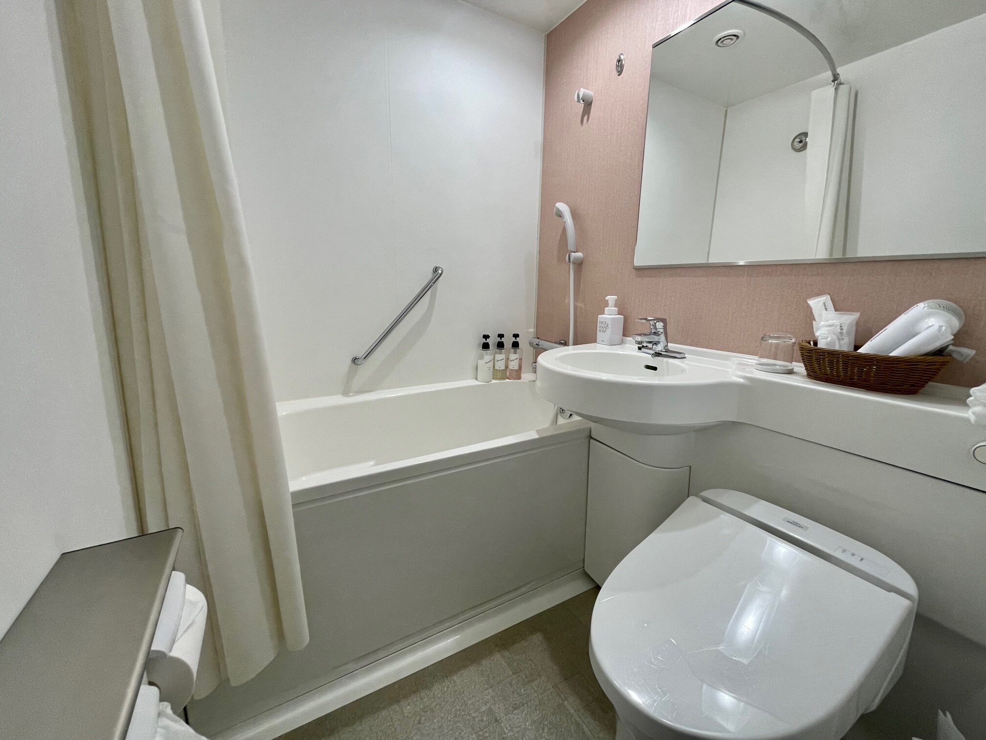 Bathroom (single room image)