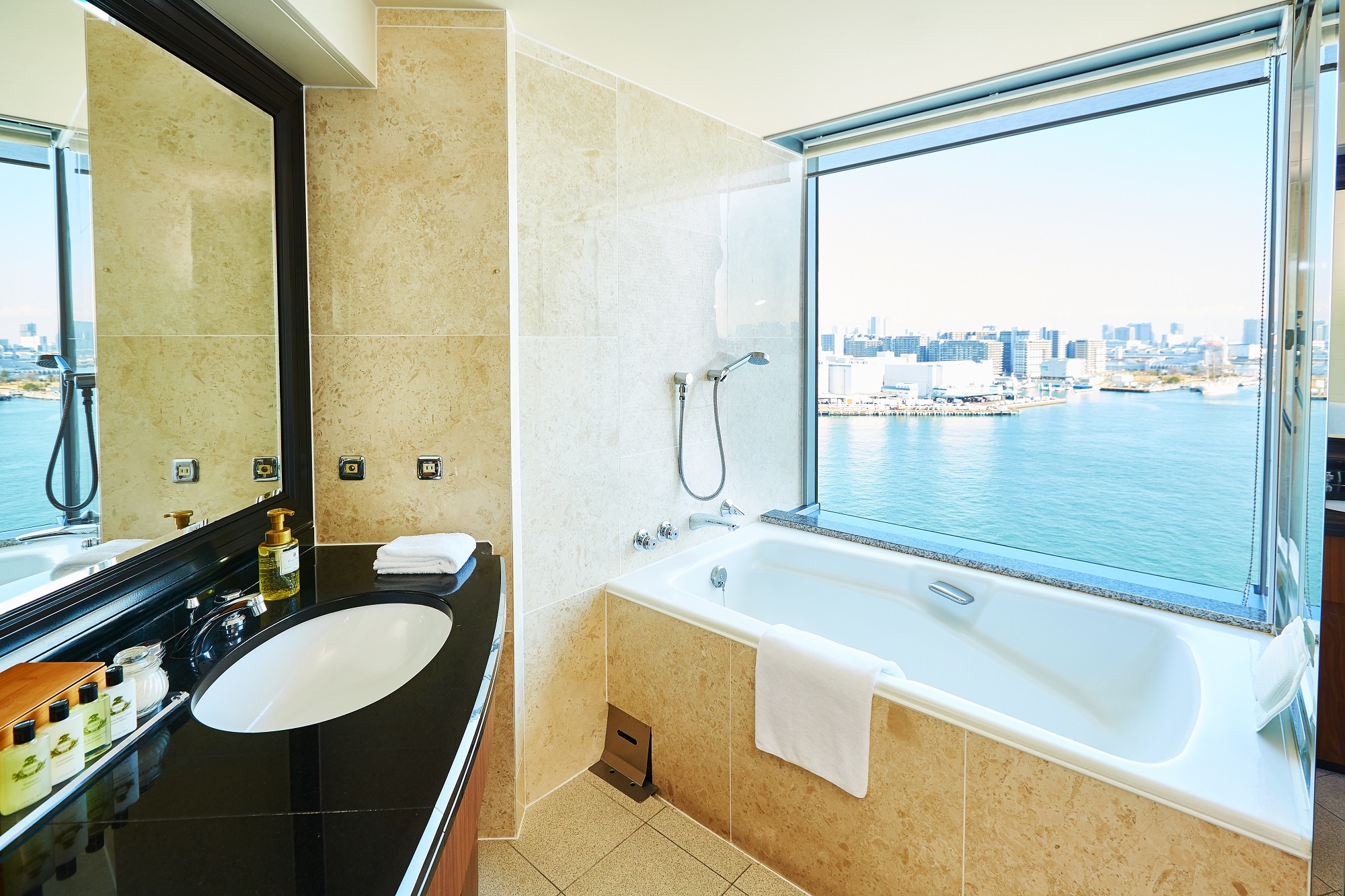 Junior Suite River View (Bathroom)