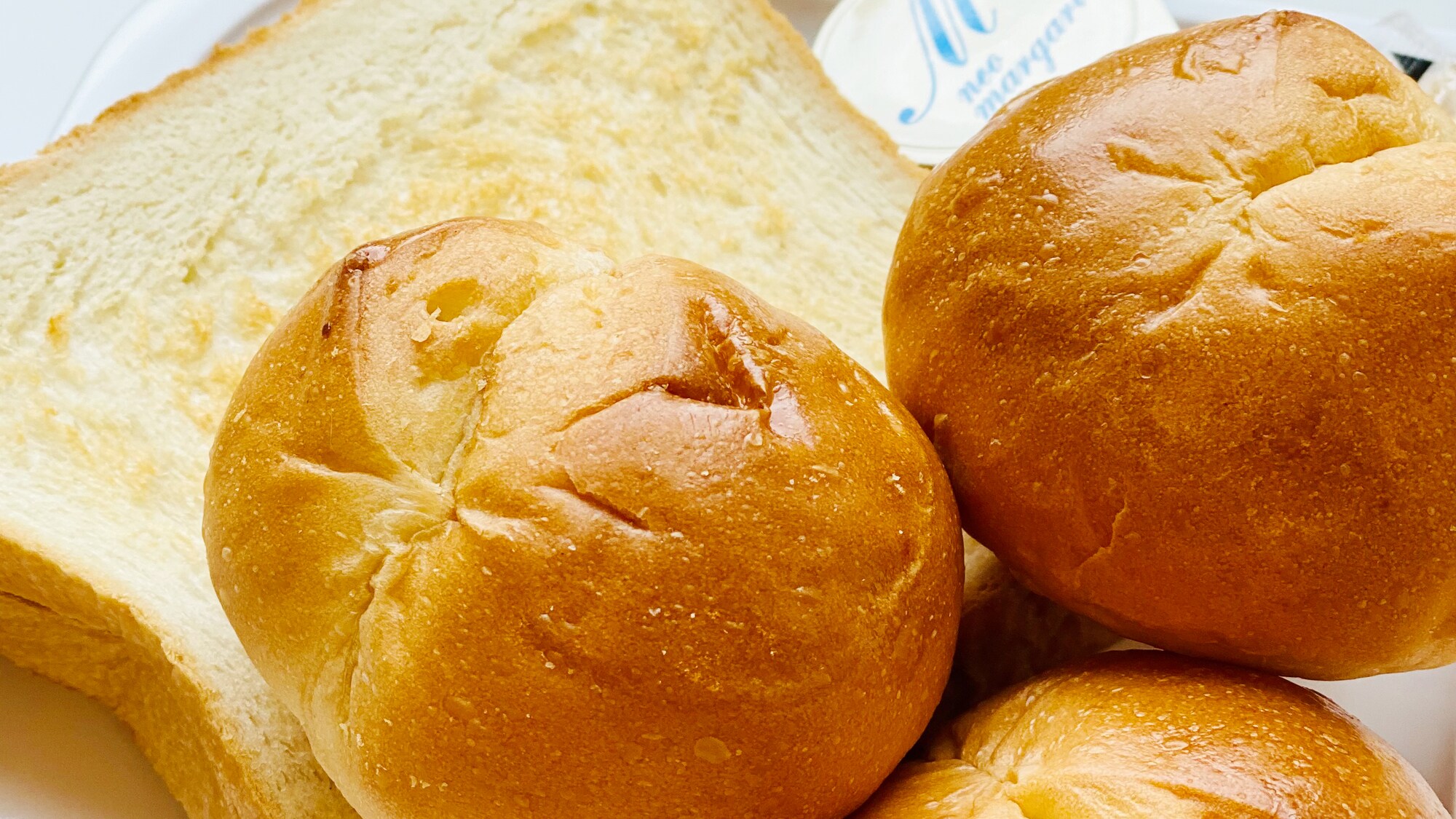 【朝食パン無料サービス】