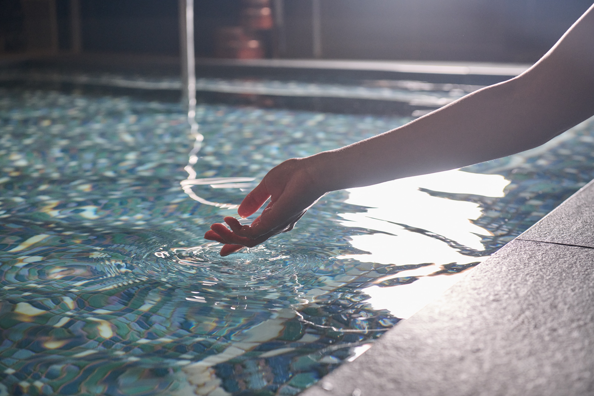 Relieve your travel fatigue. Guests staying at the hotel can use the large public bath free of charge.