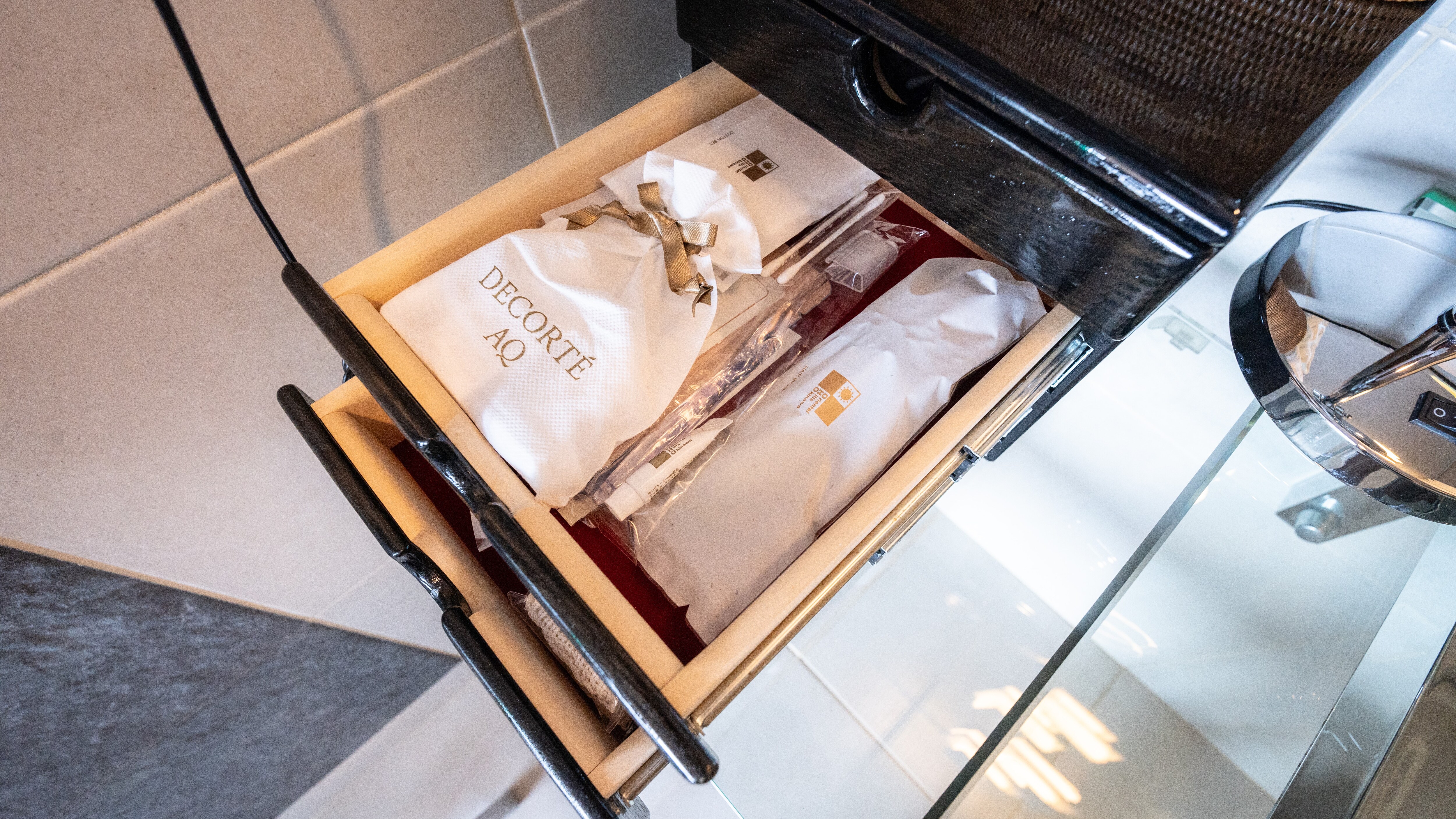 [Guest room amenities] Our rooms are packed with amenities carefully selected by our female staff.