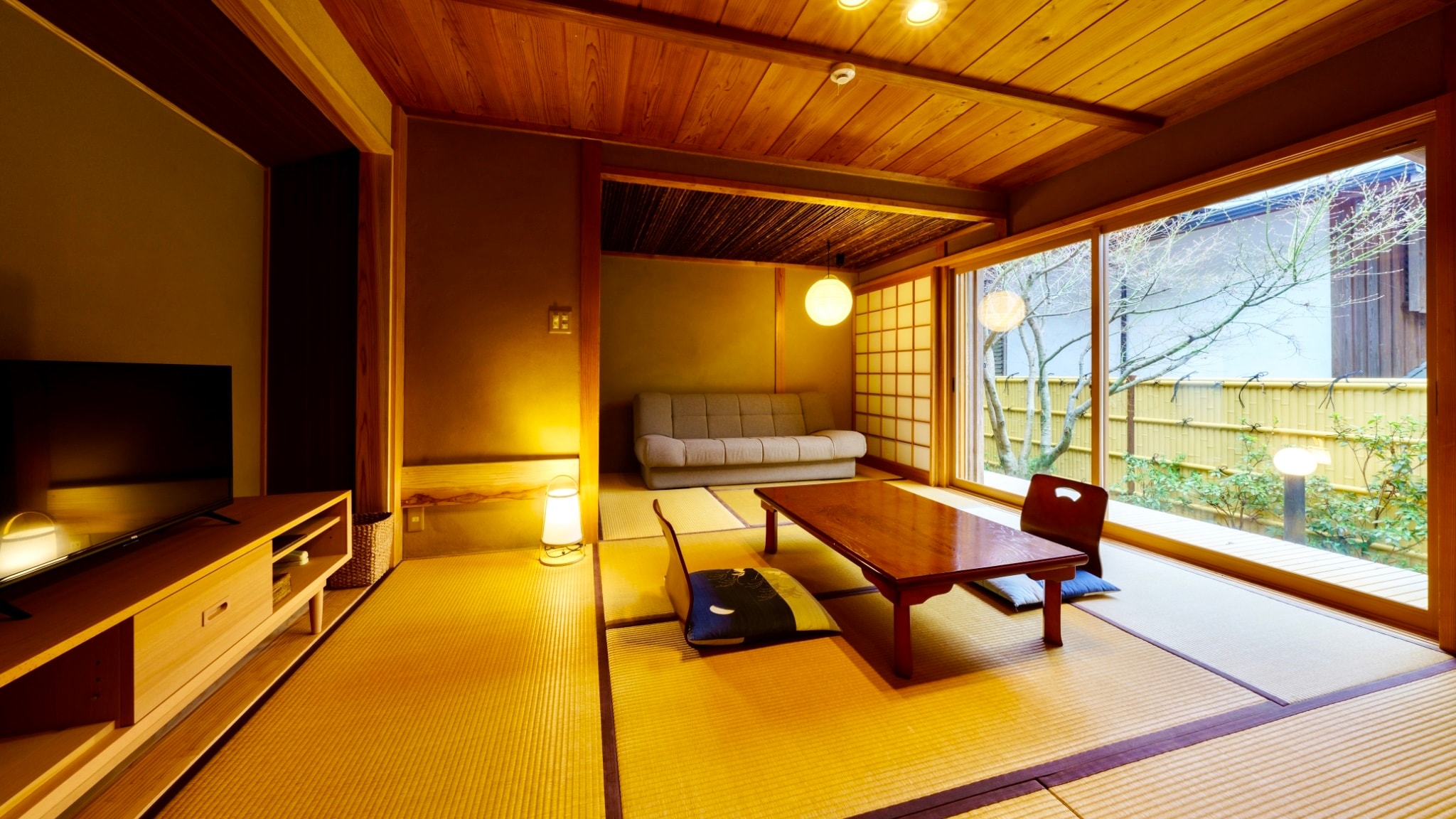 [With indoor bath] Special room "Shigetsuan" separate room 10+8 tatami mats