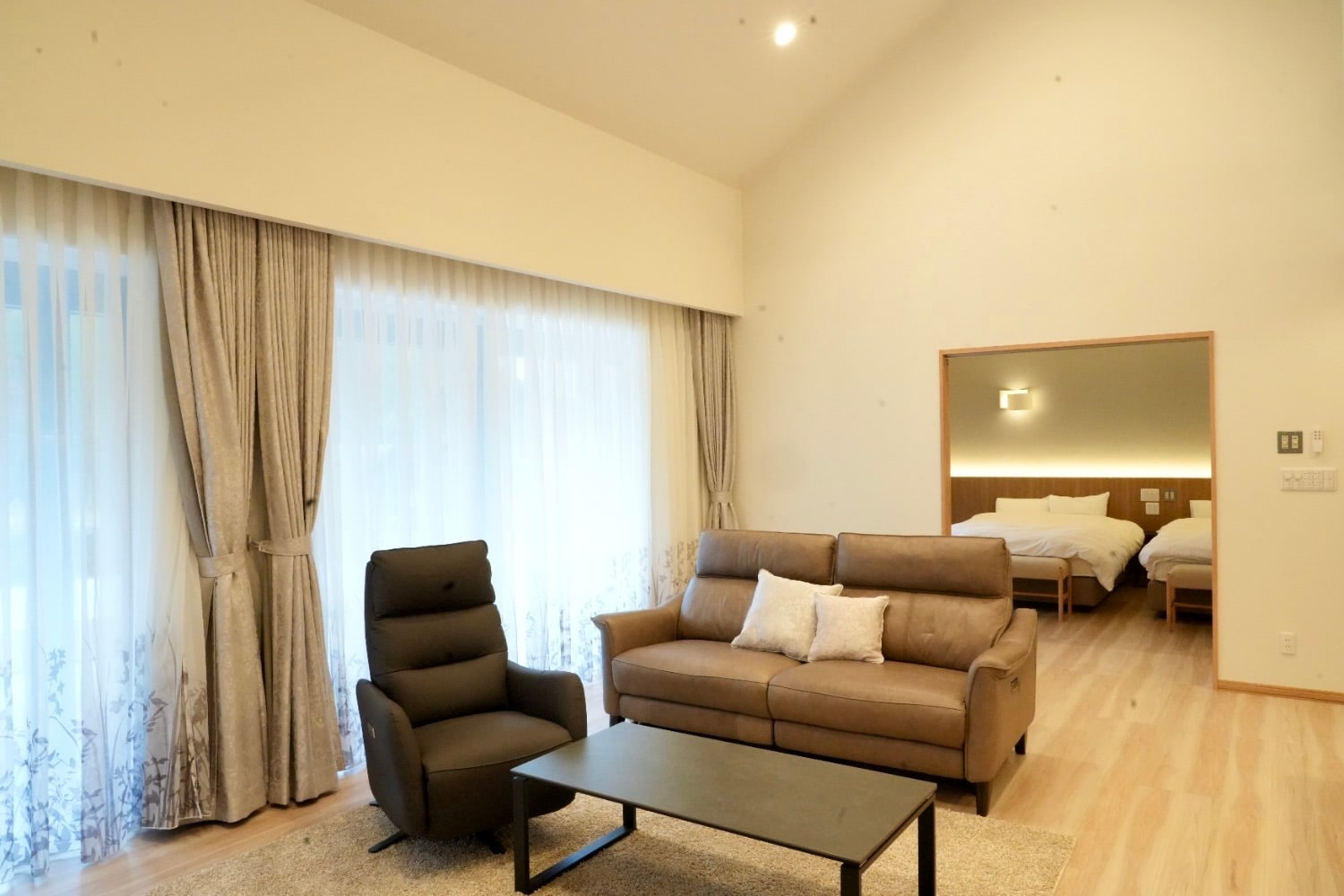 Soho no Iori (living room and bedroom)