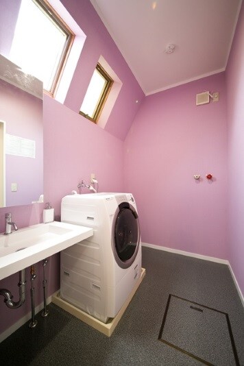 Washroom/washing machine [2nd]