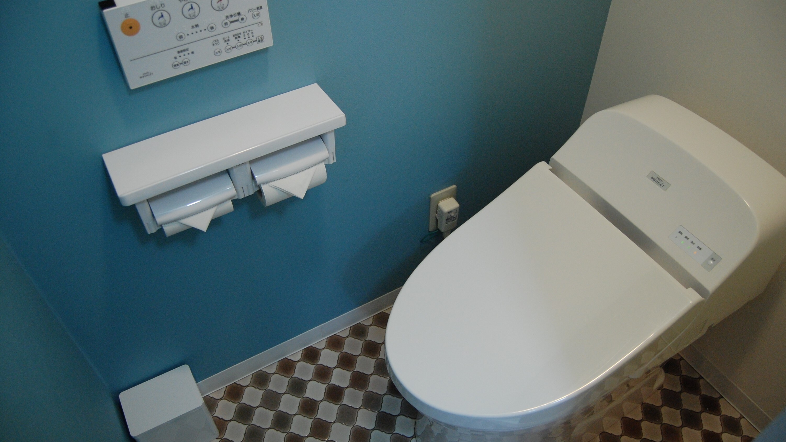 Cafe room (toilet)