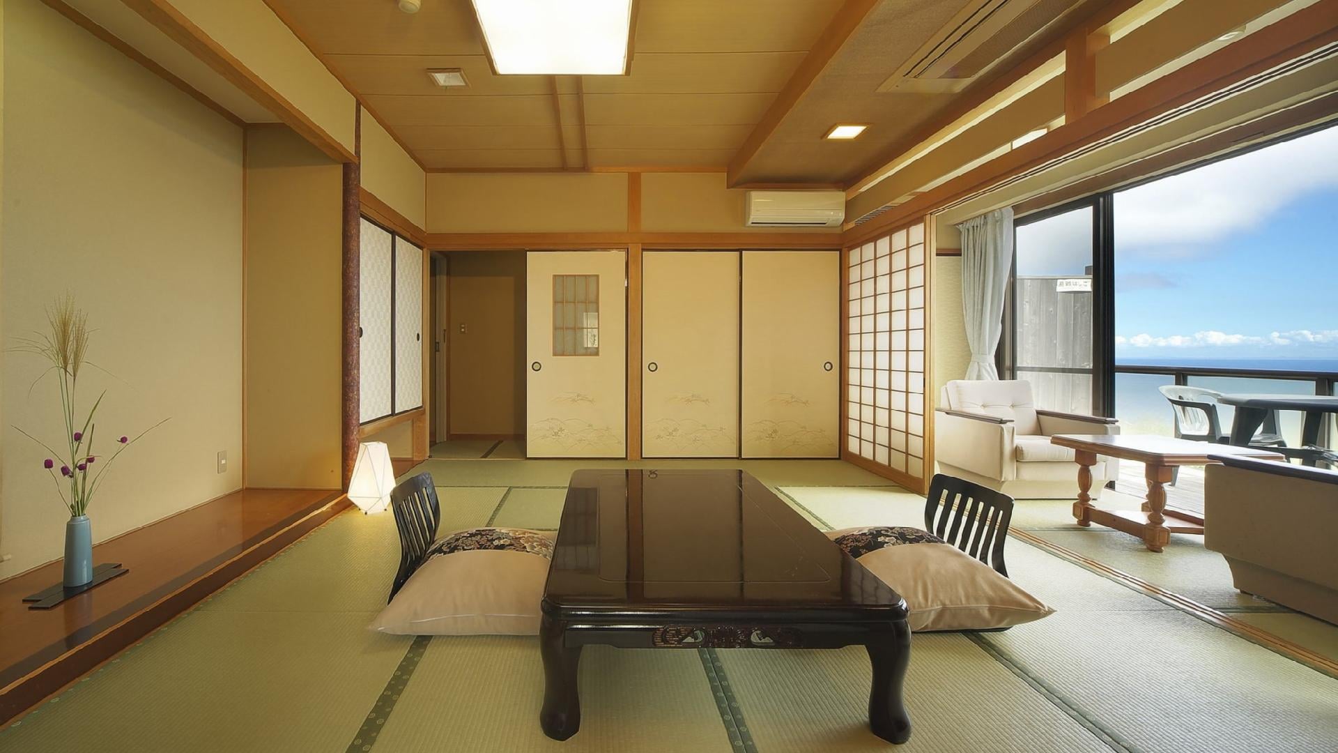 [Relaxing Japanese-style room] Fuji 1st floor 10 tatami Japanese-style room + private room with open-air bath (children allowed)
