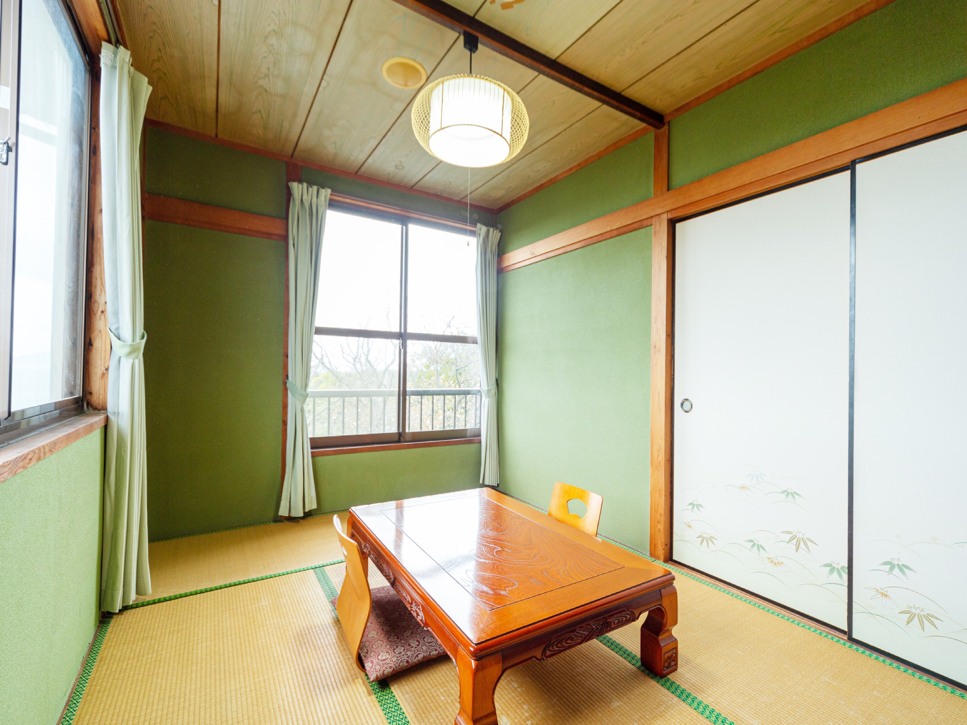 [Smoking] Japanese-style room for 1-2 people (no bath or toilet)