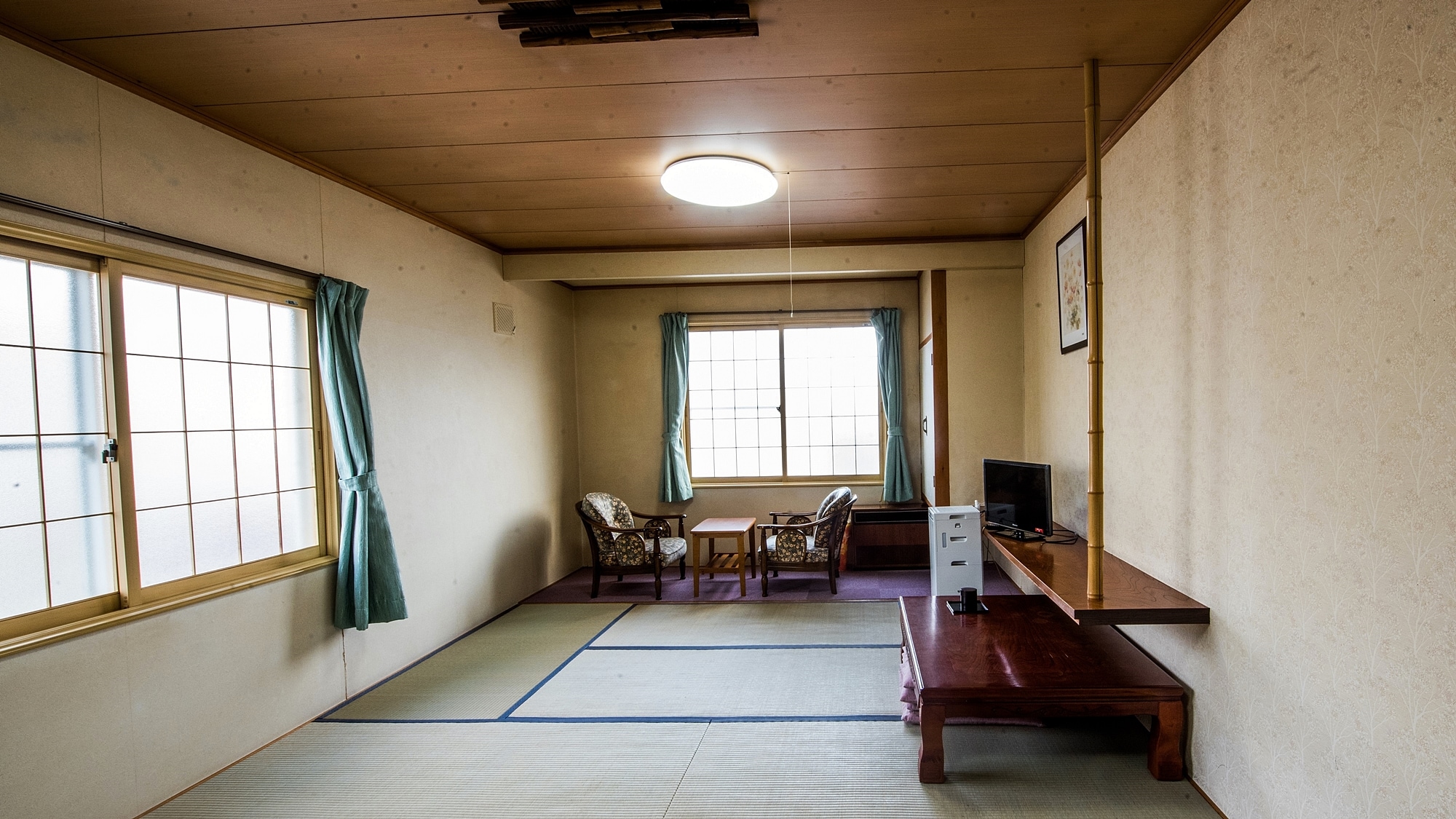 *[Guest room] 8 tatami mats: Up to 4 people can stay. Recommended for families and groups
