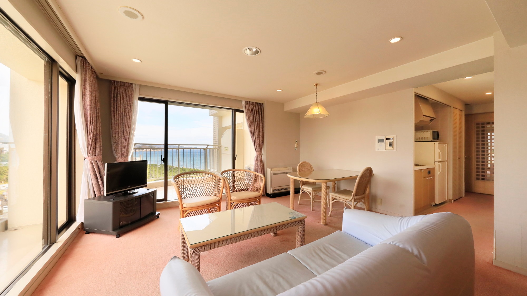 Twin room: A spacious and relaxing living space *Example