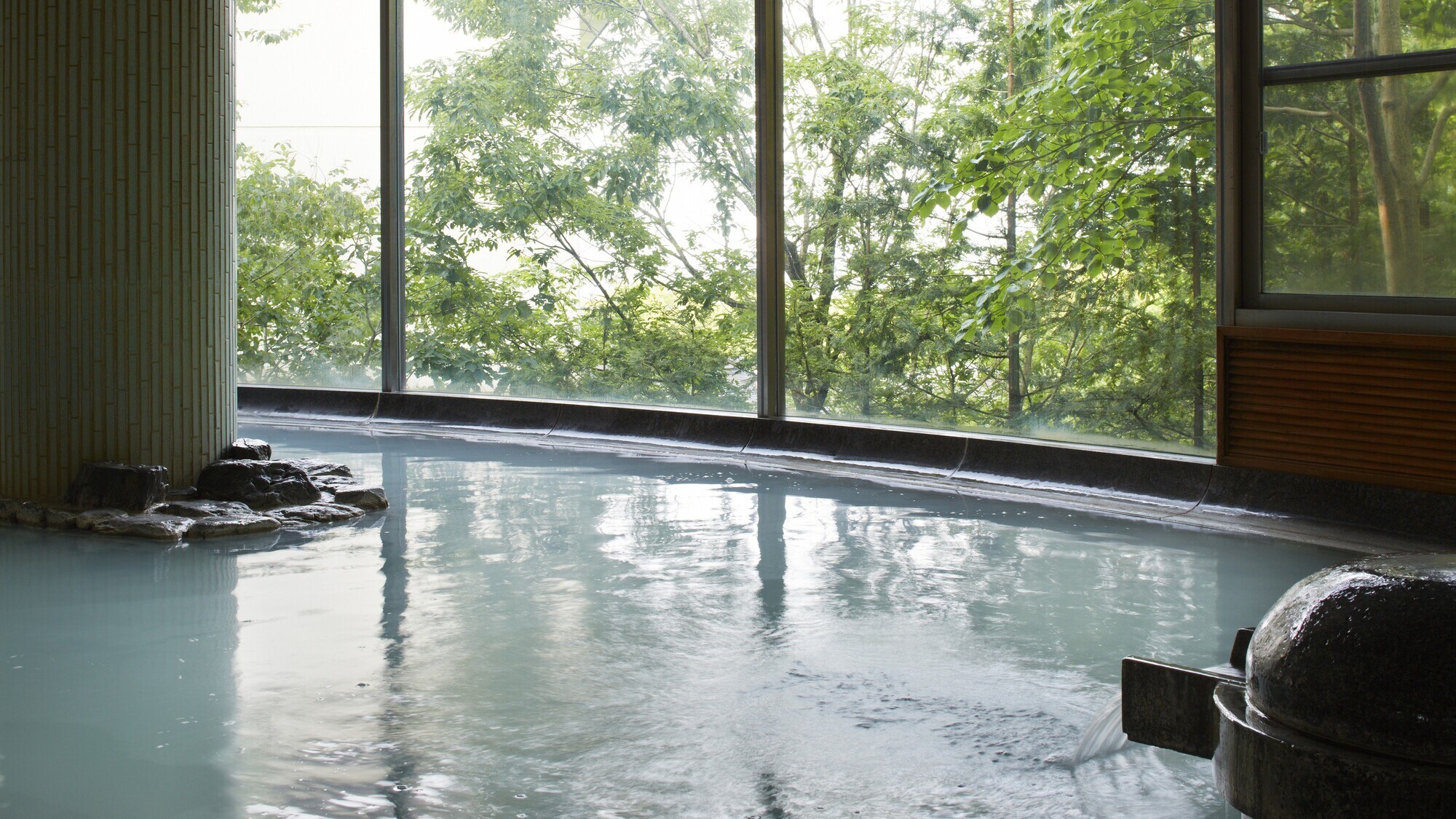 Large hot spring bath