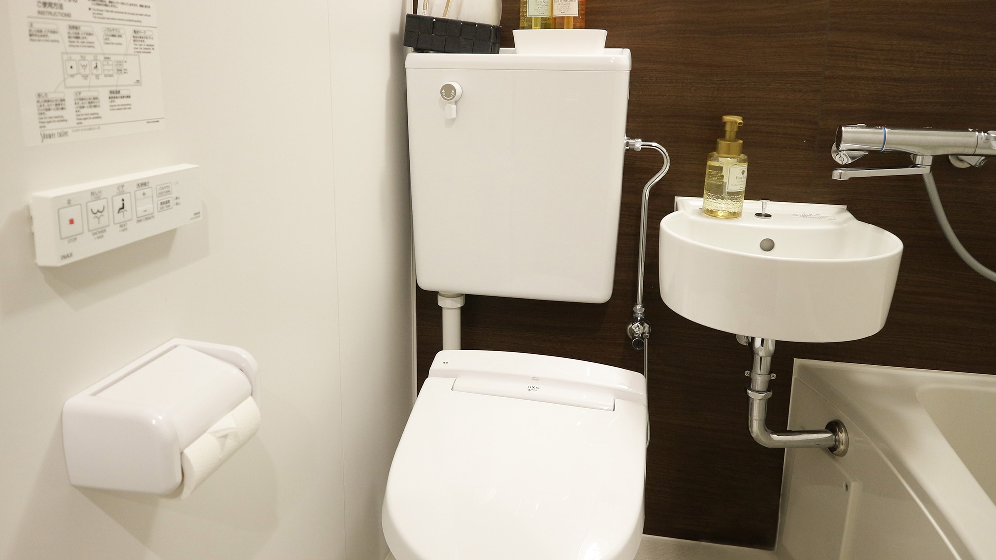 *[Guest room example] Unit bath in a twin room
