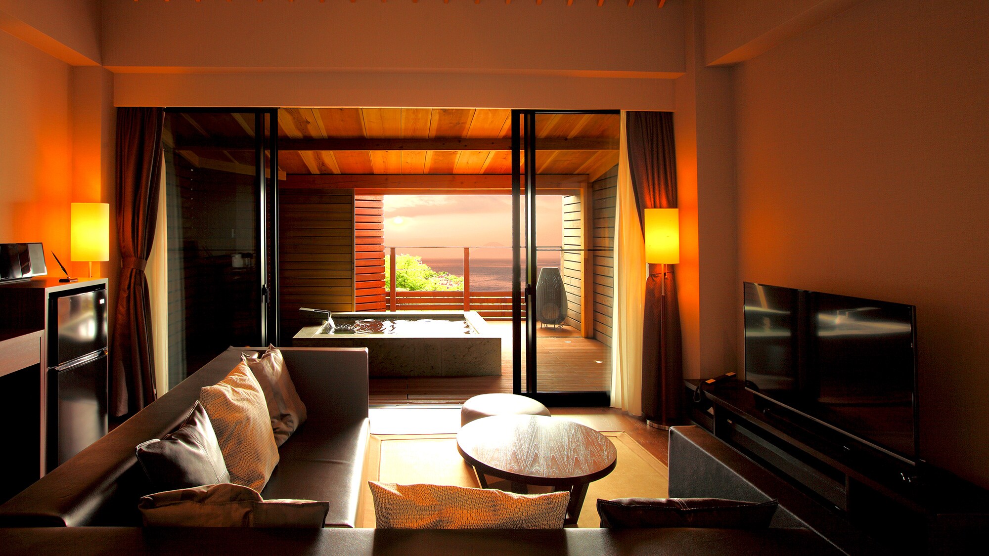 2F Premium guest room with open-air bath