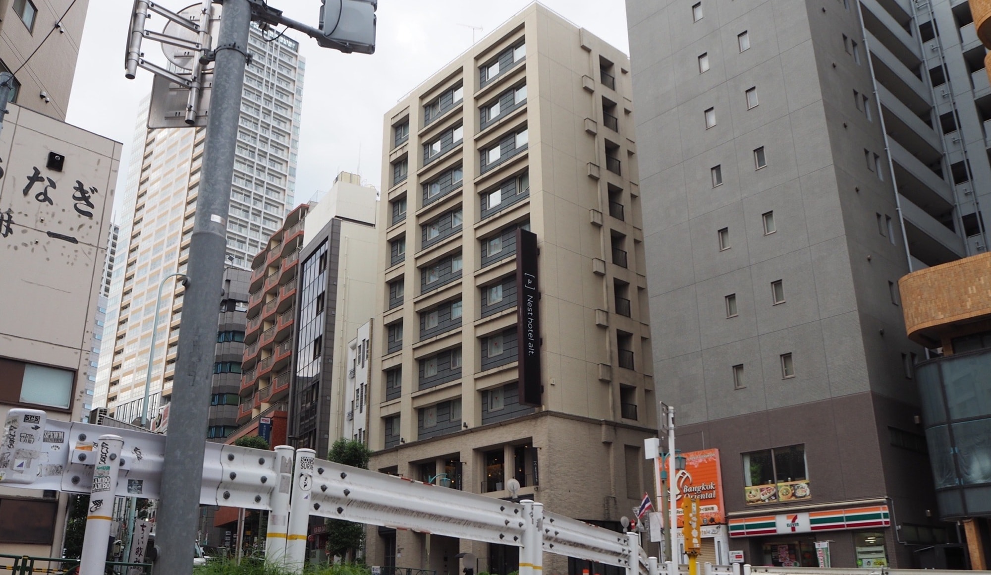[Nest Hotel Orto Meguro Station] Convenient in many ways, there is a convenience store next to the hotel.