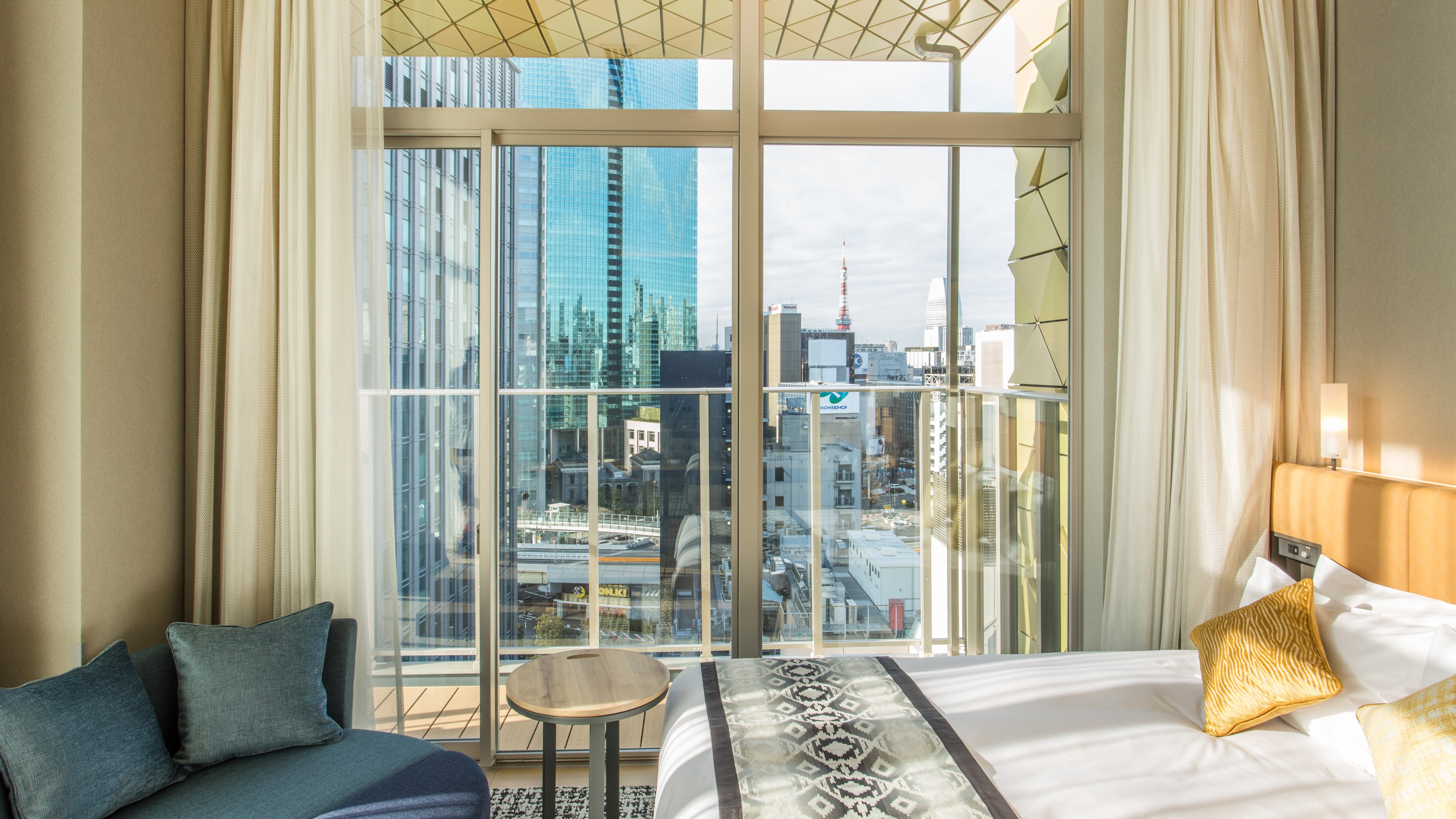 [Musset Balcony King]
