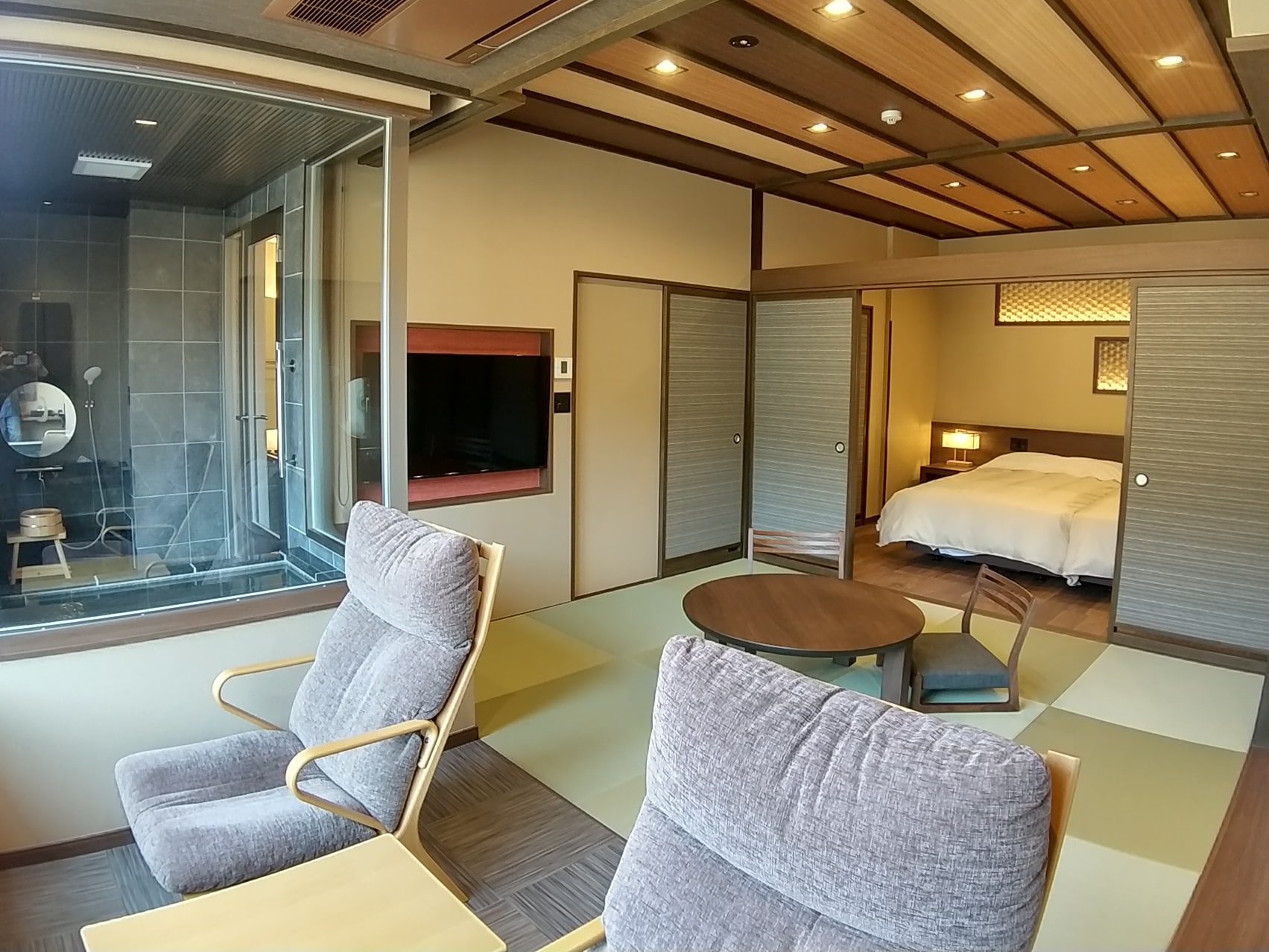 Guest room with indoor hot spring bath Japanese style room 6 tatami + western style bedroom (limited to 2 people) Entire room