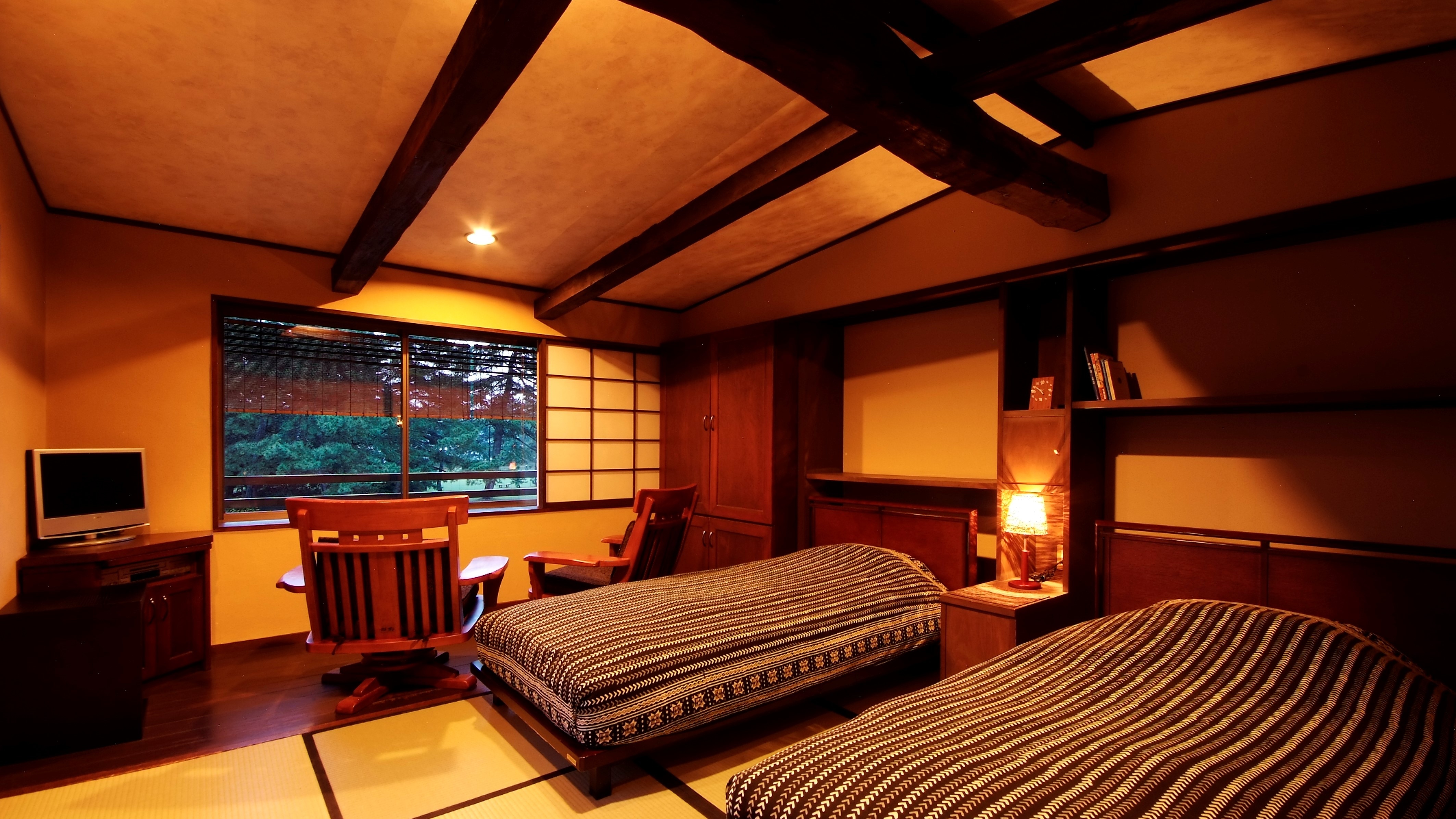 [Japanese bedroom with a view of Amanohashidate] There are 3 popular rooms in this hotel with various types