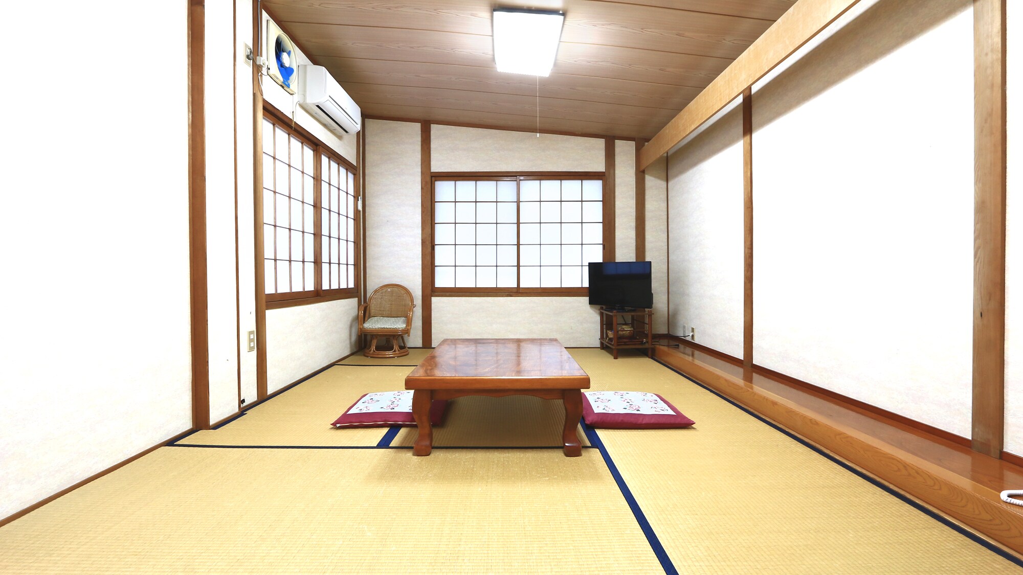 [Toilet included, 9 tatami mats] Can accommodate up to 4 people