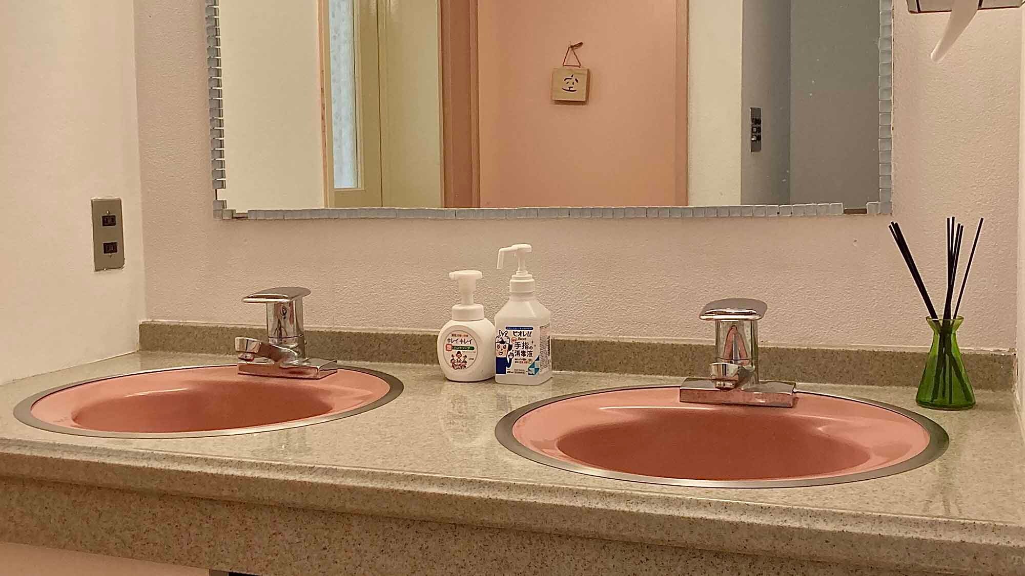 ・[Shared washbasin] Well-cleaned shared area