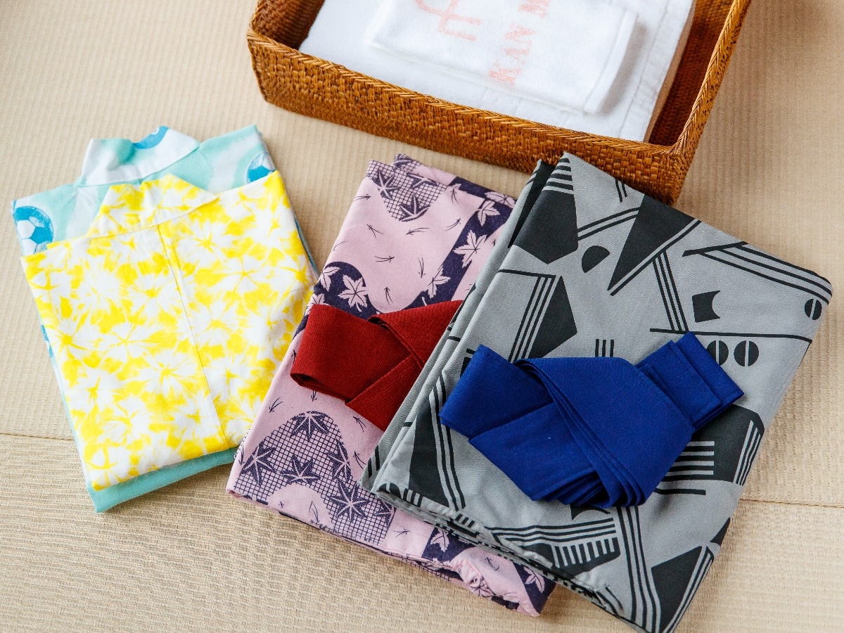 We have yukata for adults and children. Please relax and unwind.