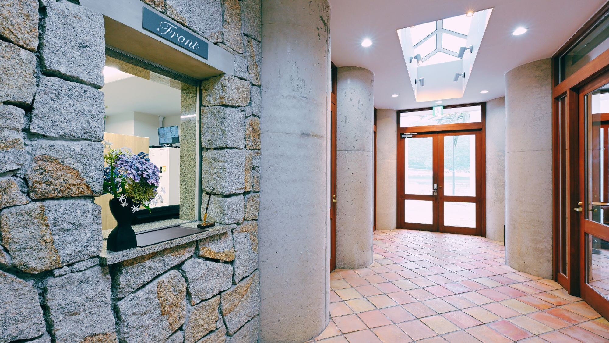 [Front desk] Check-in is from 15:00, check-out is by 10:00.