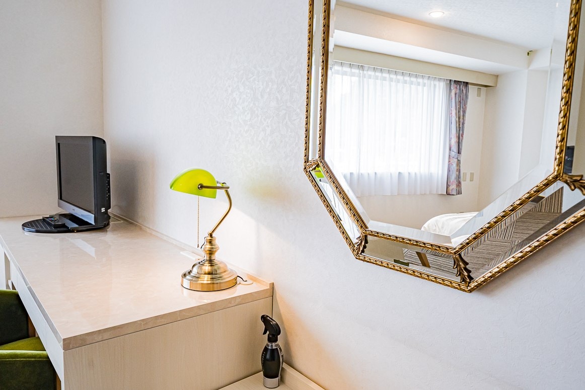 Upper floor guest rooms