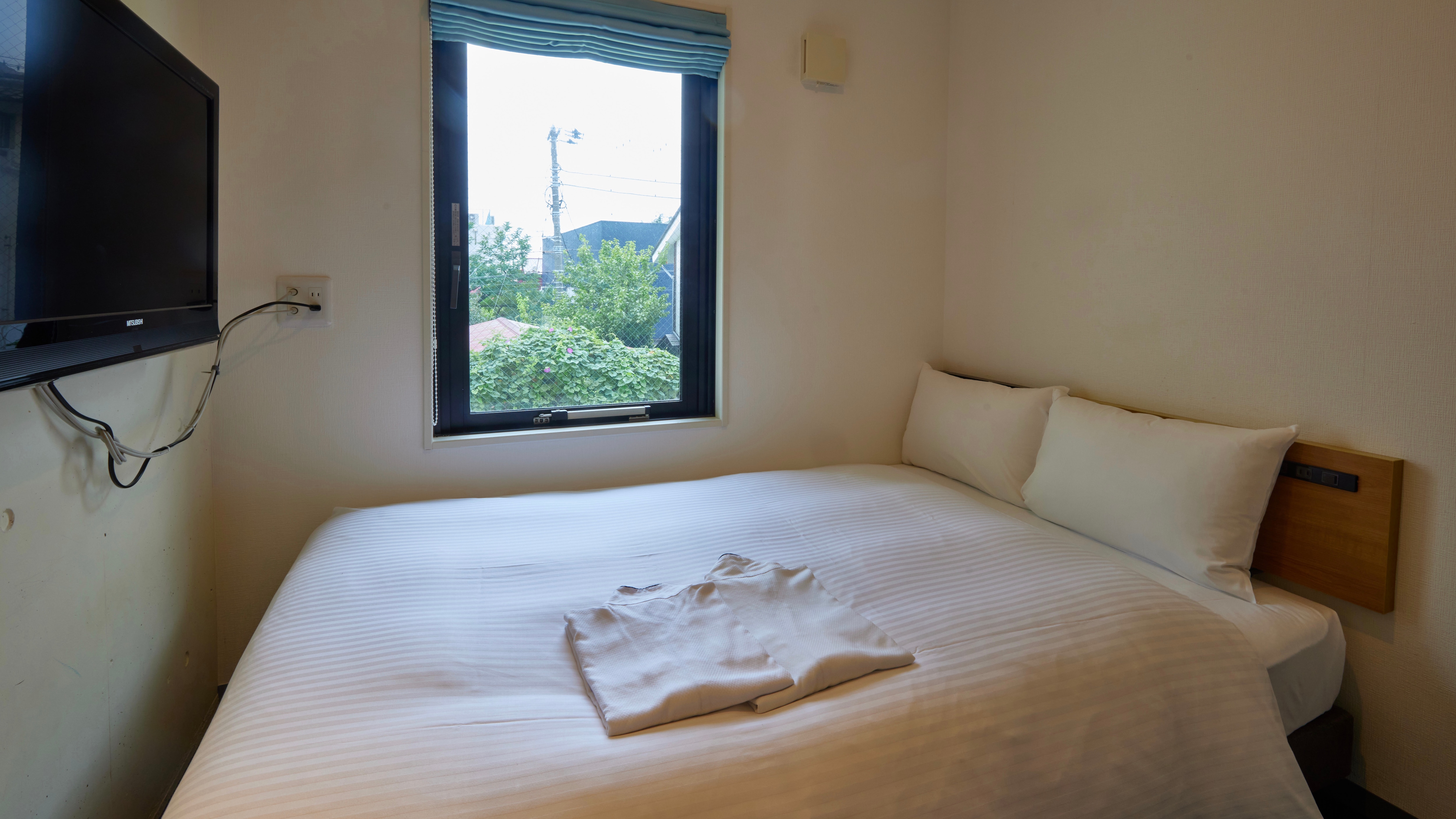 Standard room (smoking/non-smoking) 12㎡/bed size 125cm width/maximum 2 people
