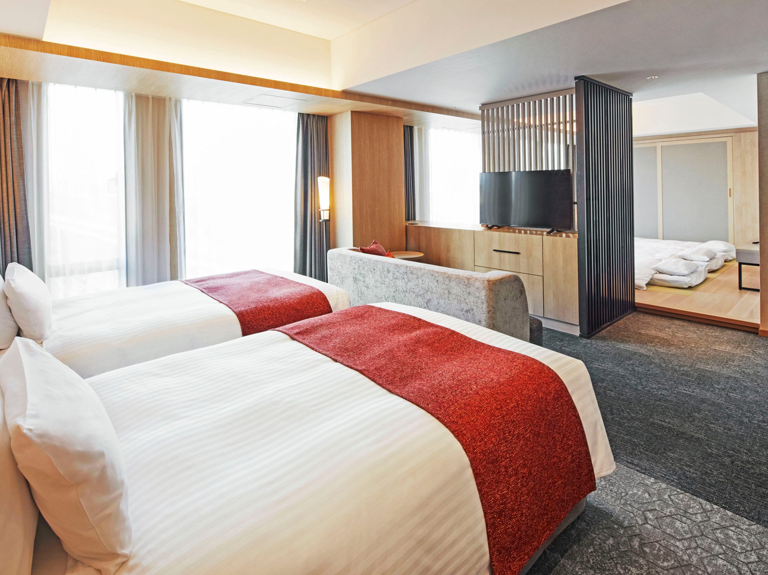 Japanese-Western room for 5 people (example)